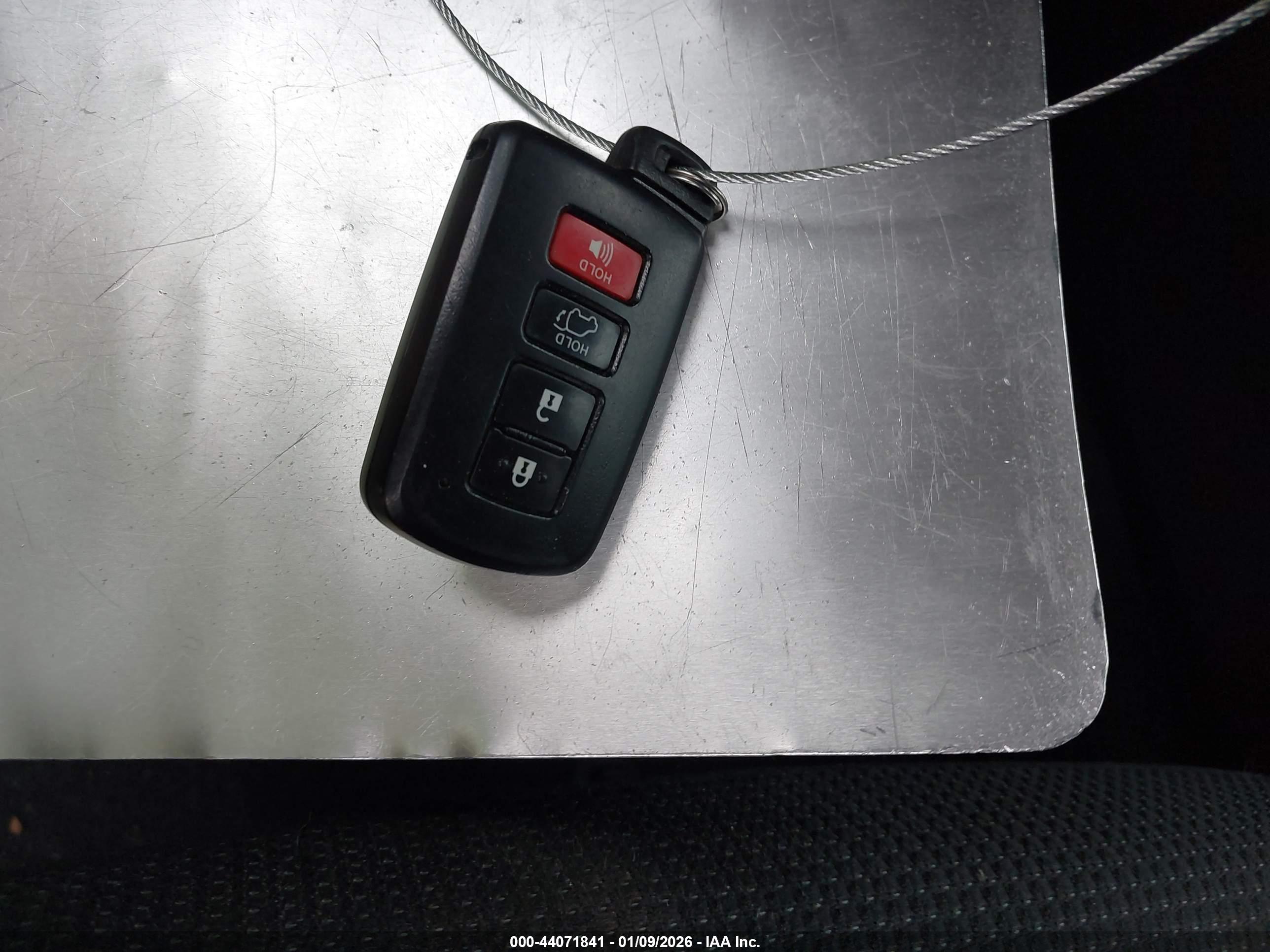 TOYOTA RAV4 image 11