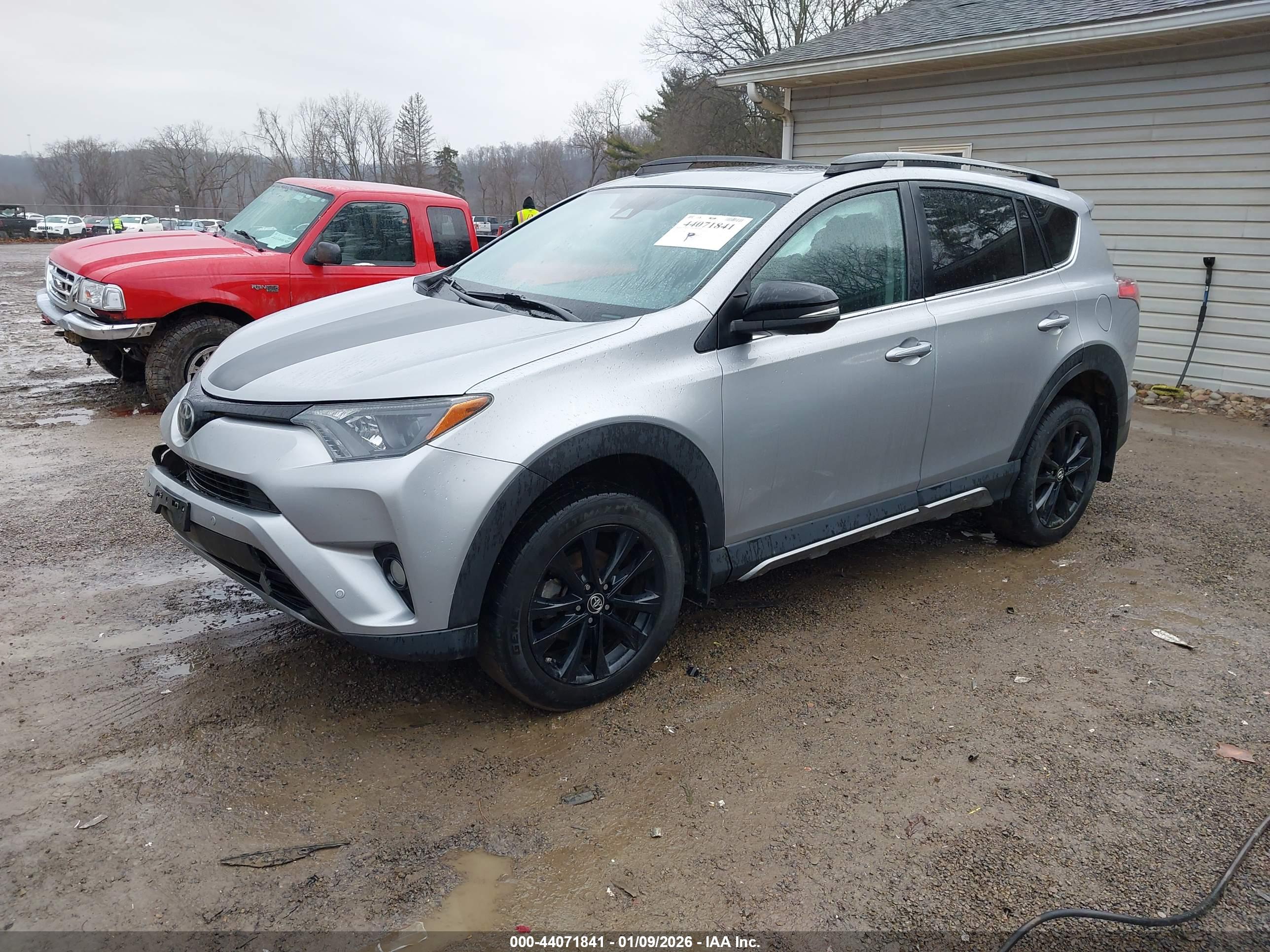 TOYOTA RAV4 image 2