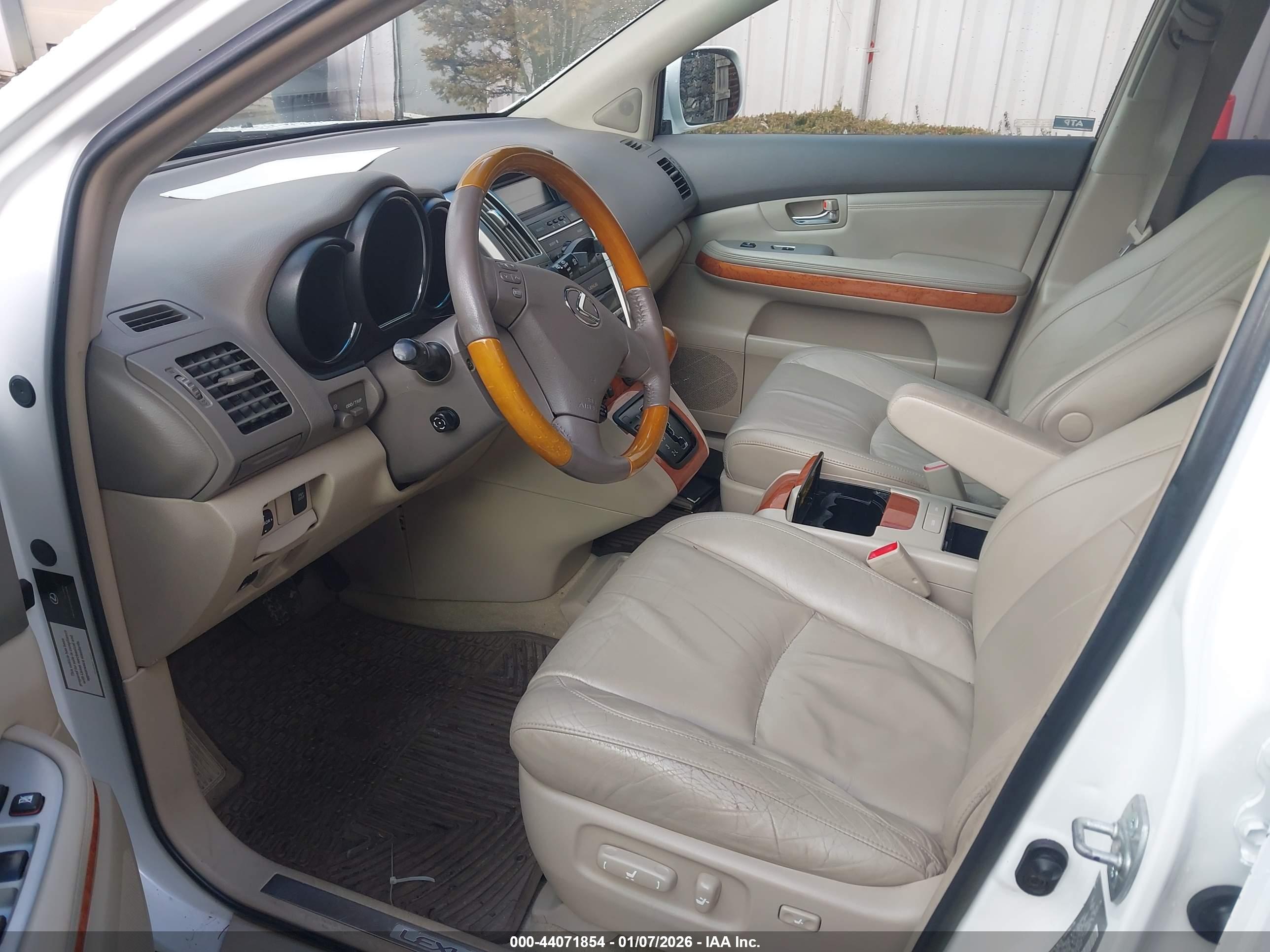 LEXUS RX image 8