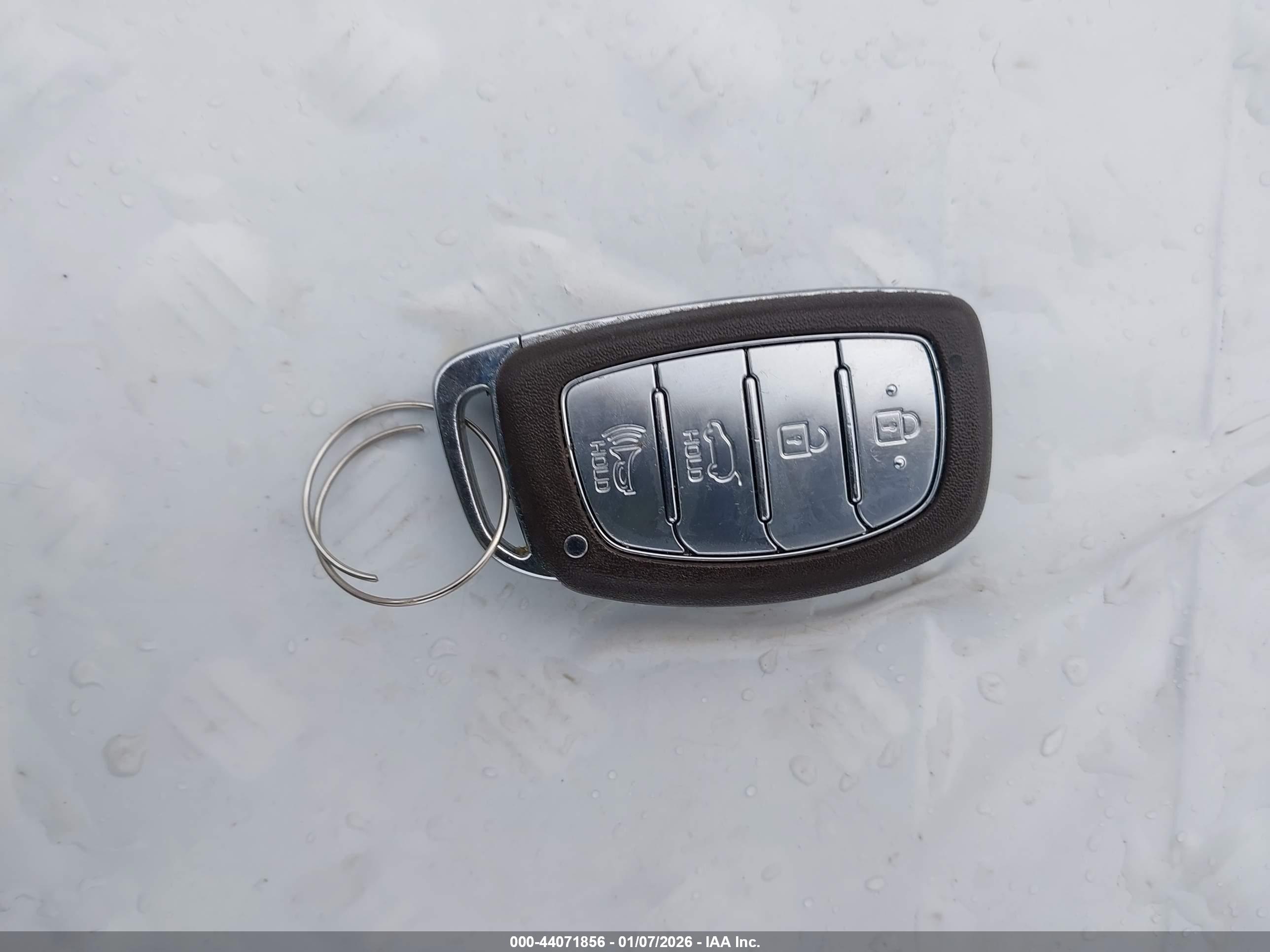 HYUNDAI TUCSON image 11