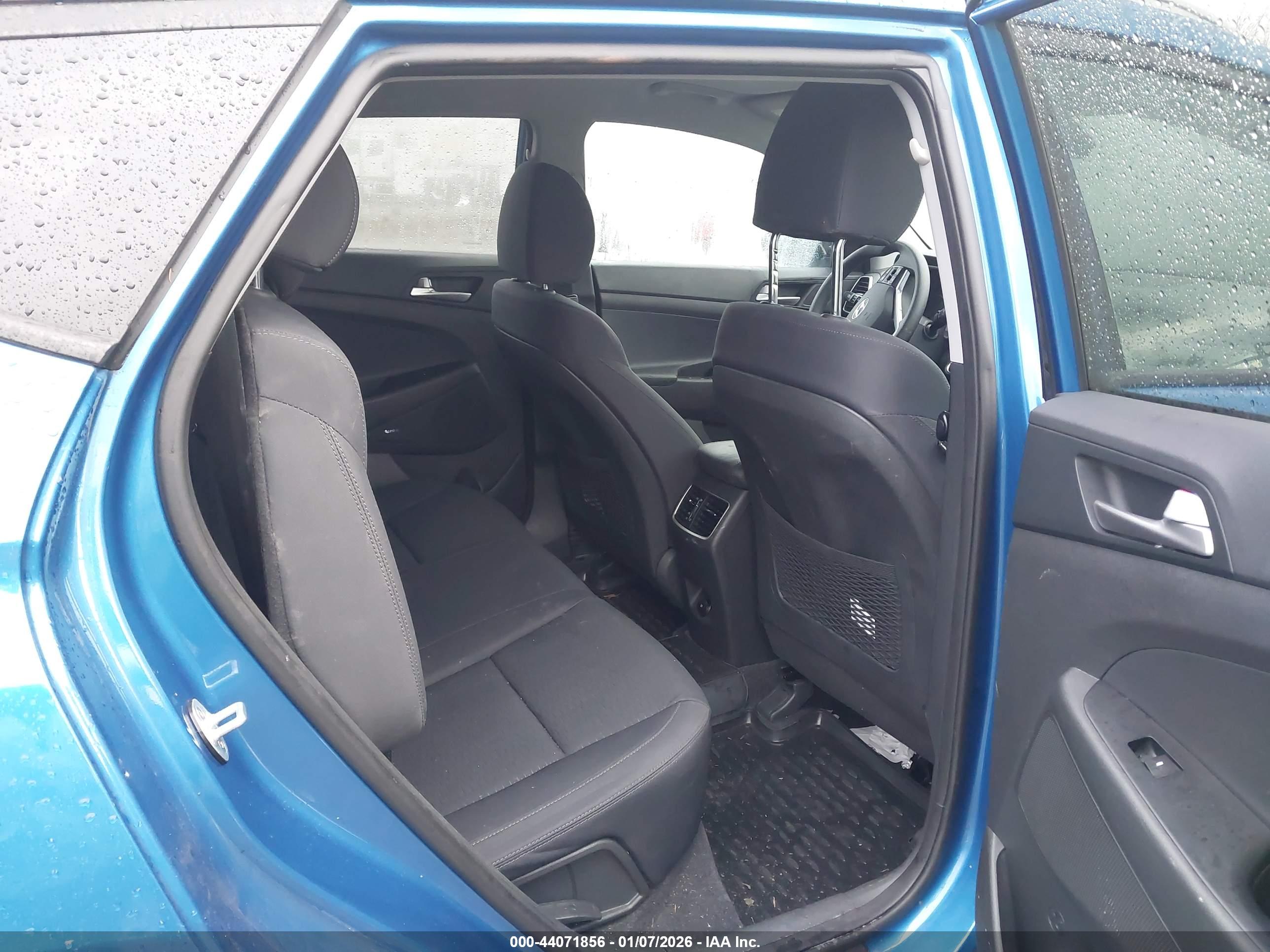 HYUNDAI TUCSON image 8