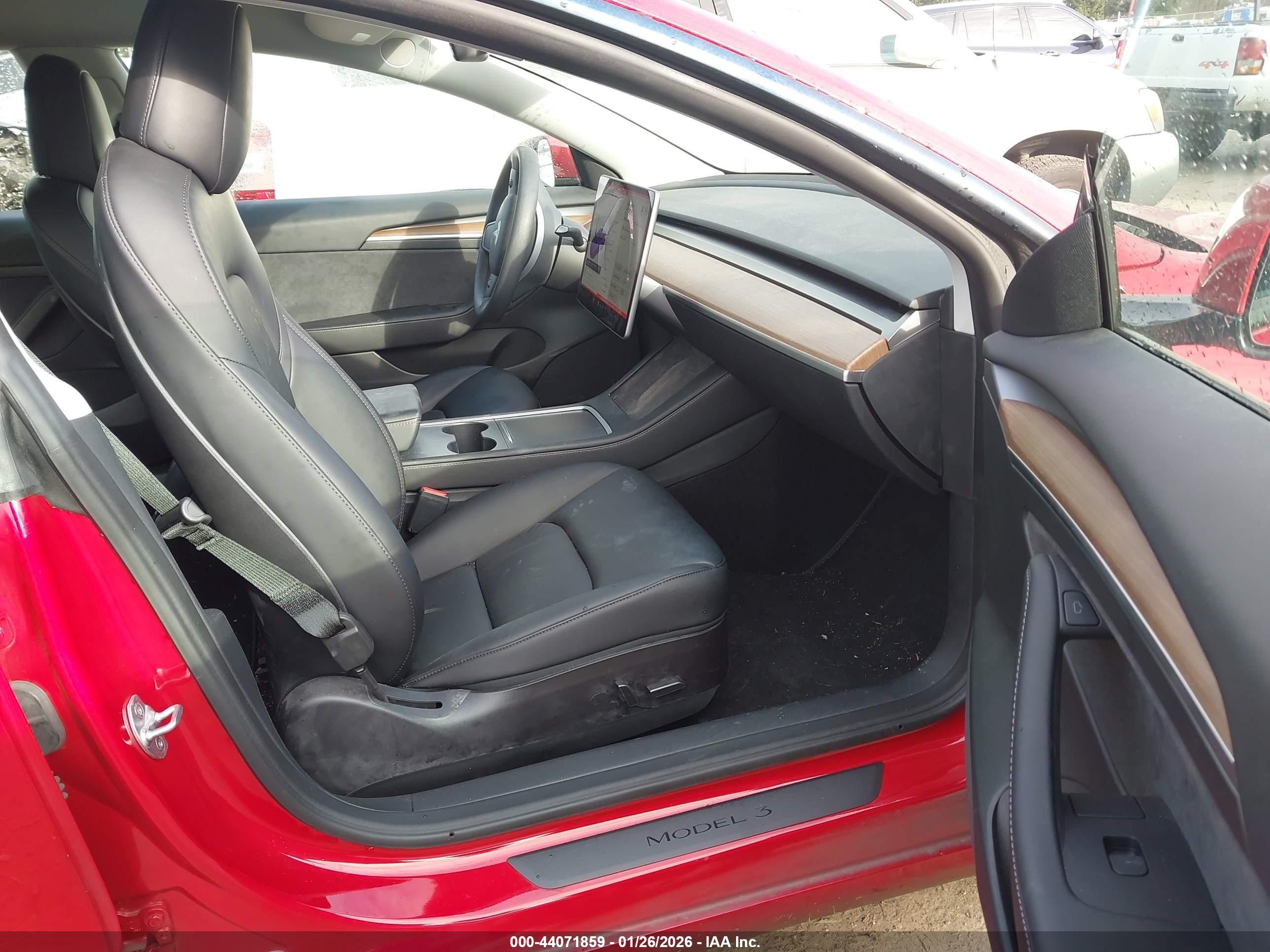 TESLA MODEL image 5