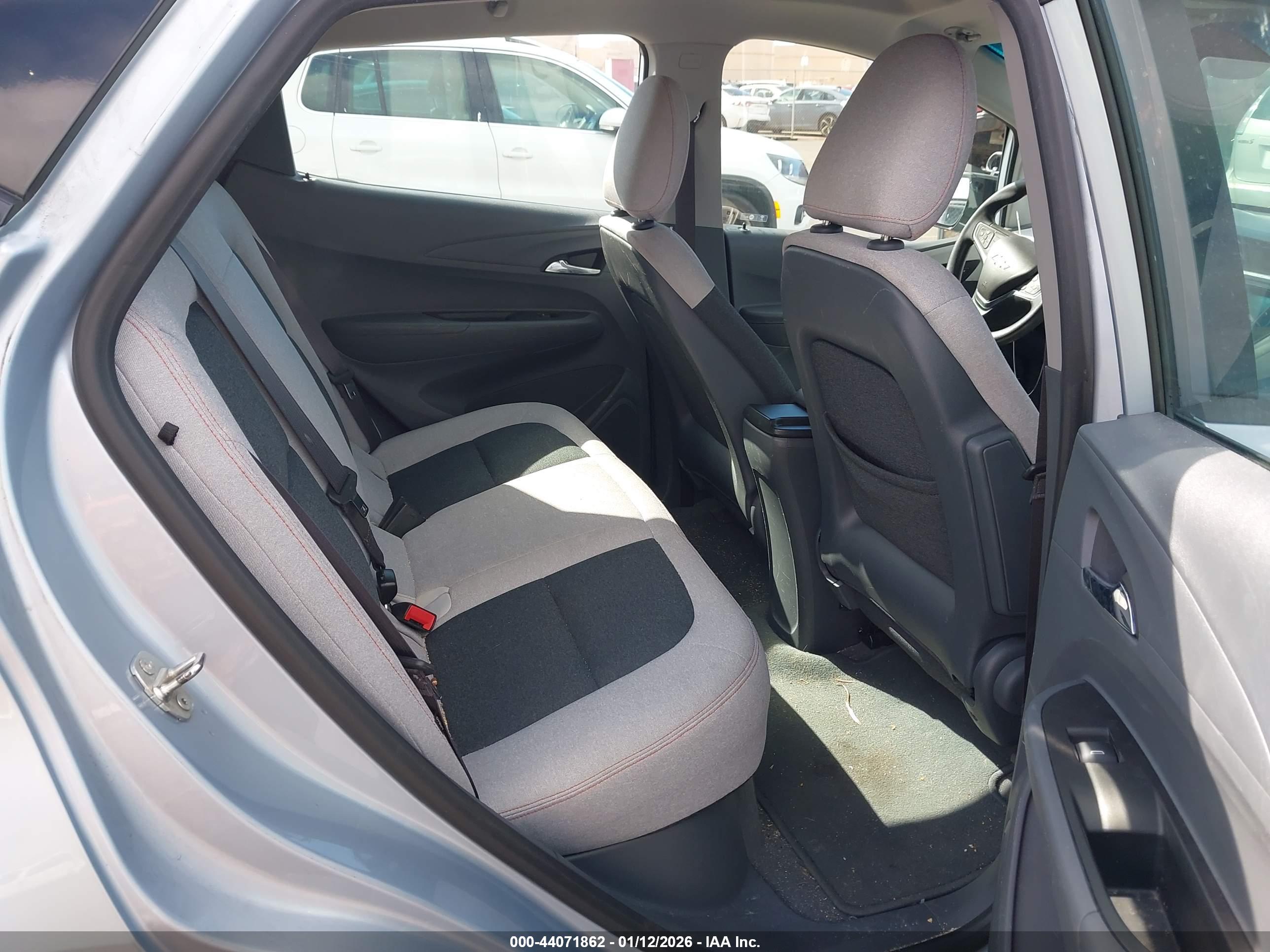 CHEVROLET BOLT image 8