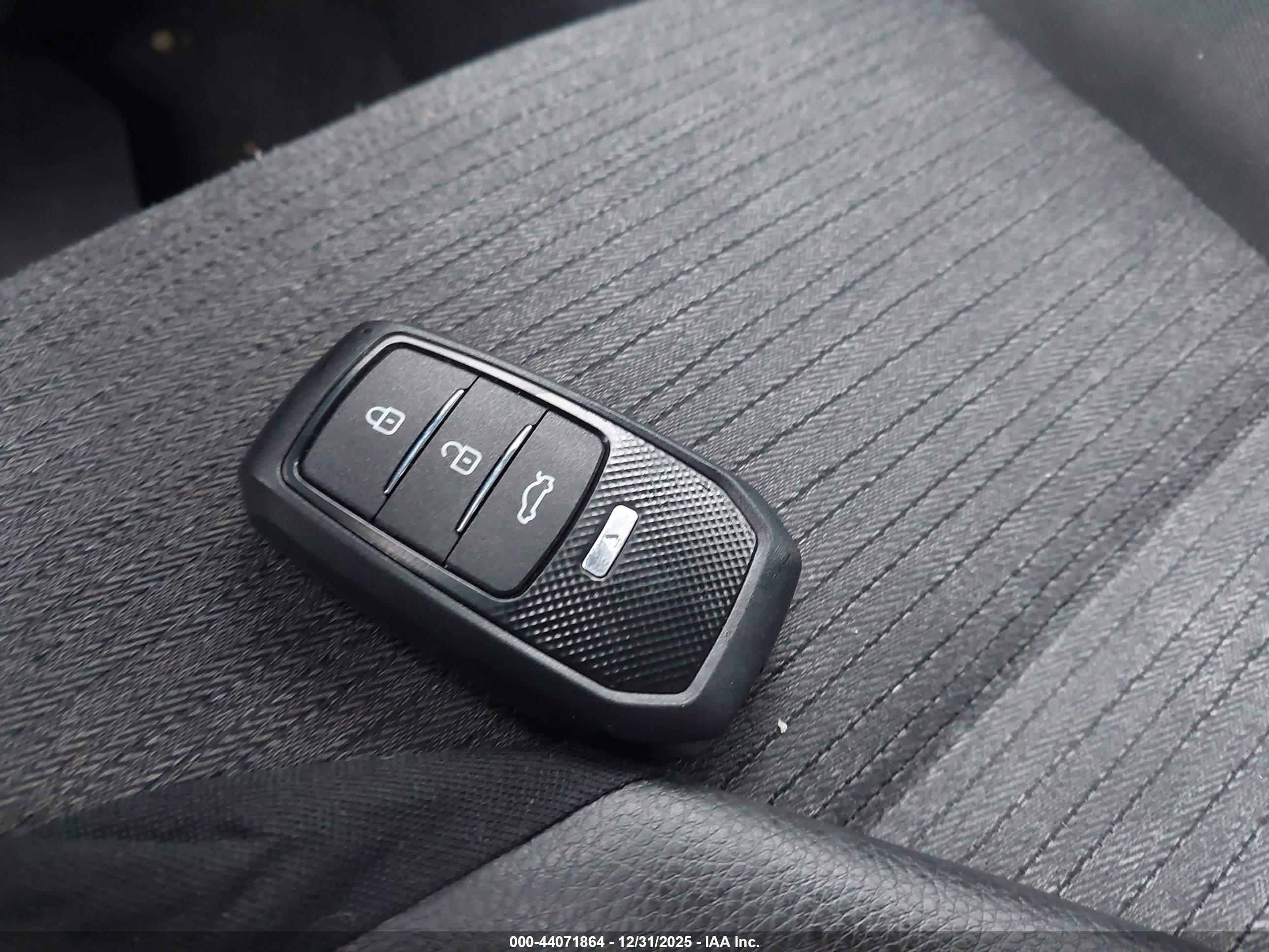 NISSAN ROGUE image 11