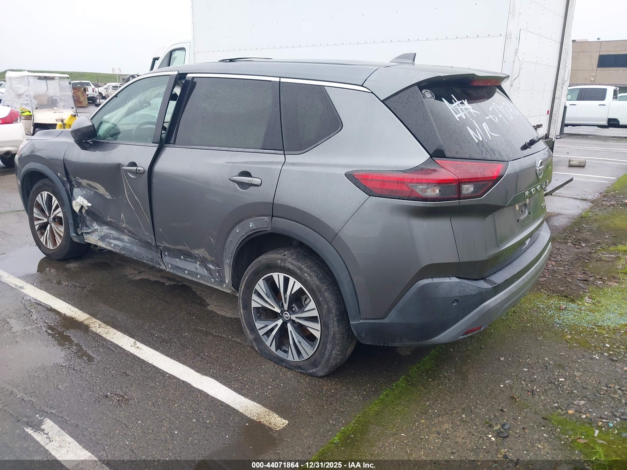 NISSAN ROGUE image 3