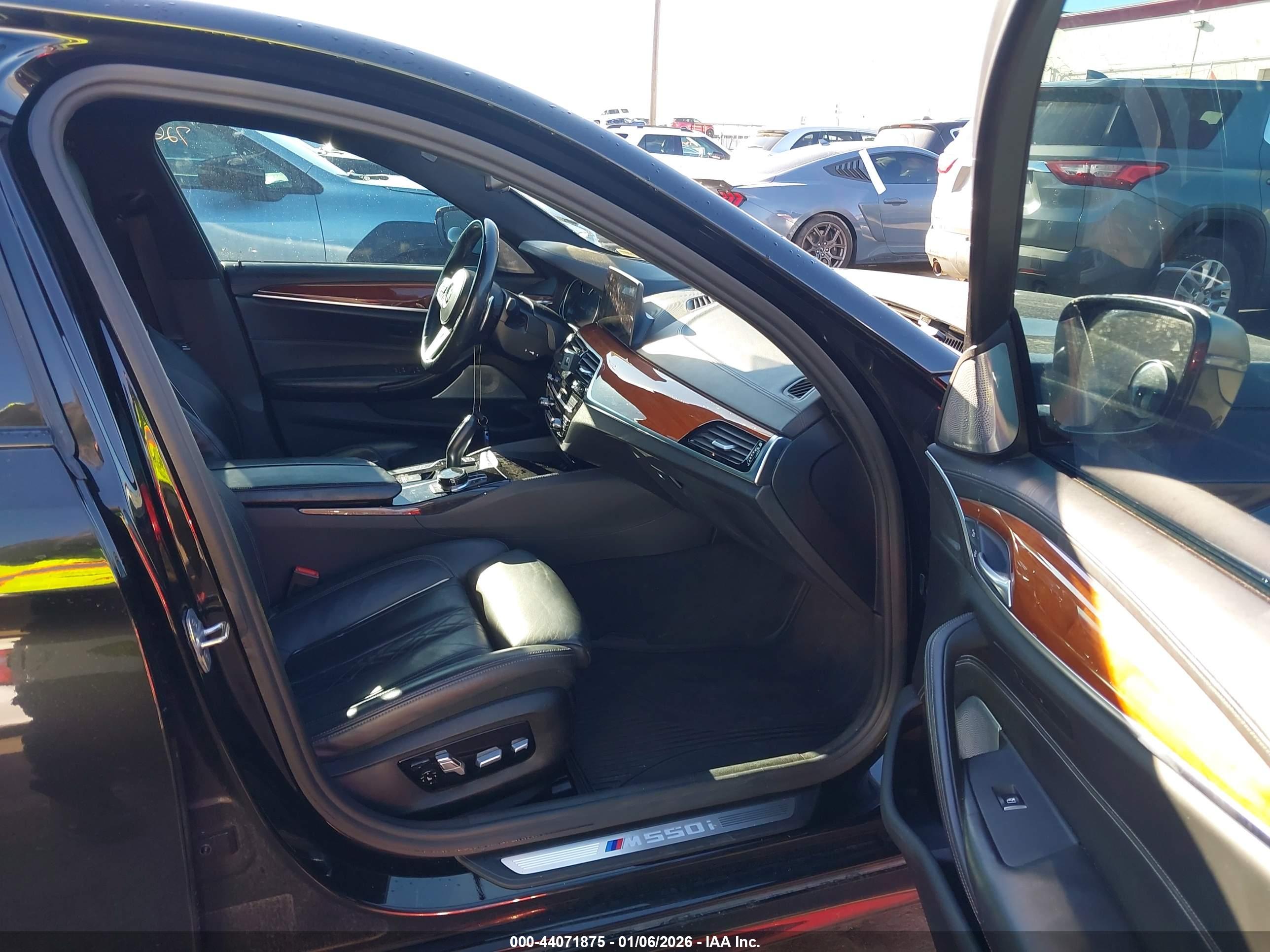 BMW M550I image 5