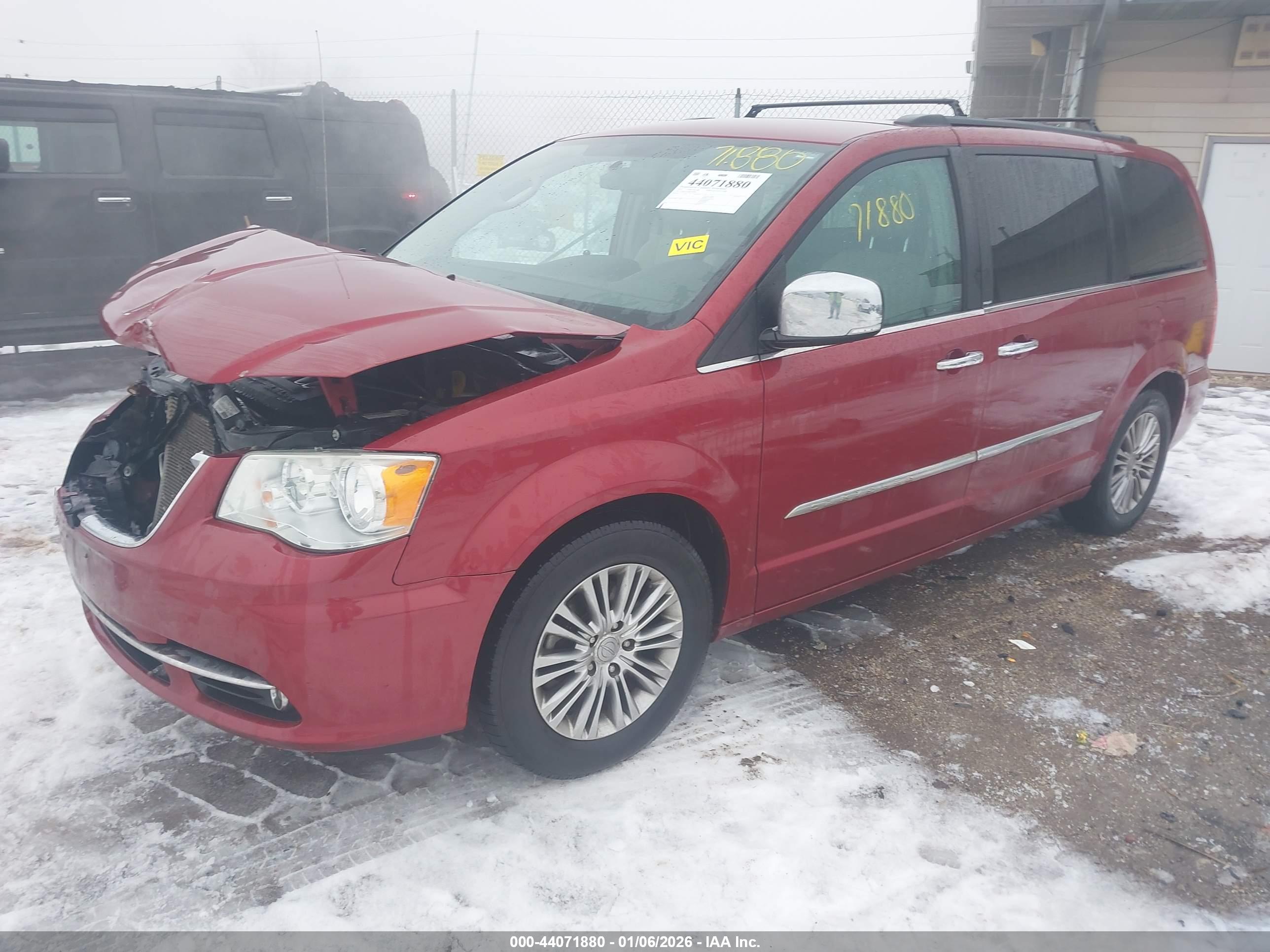 CHRYSLER TOWN image 2