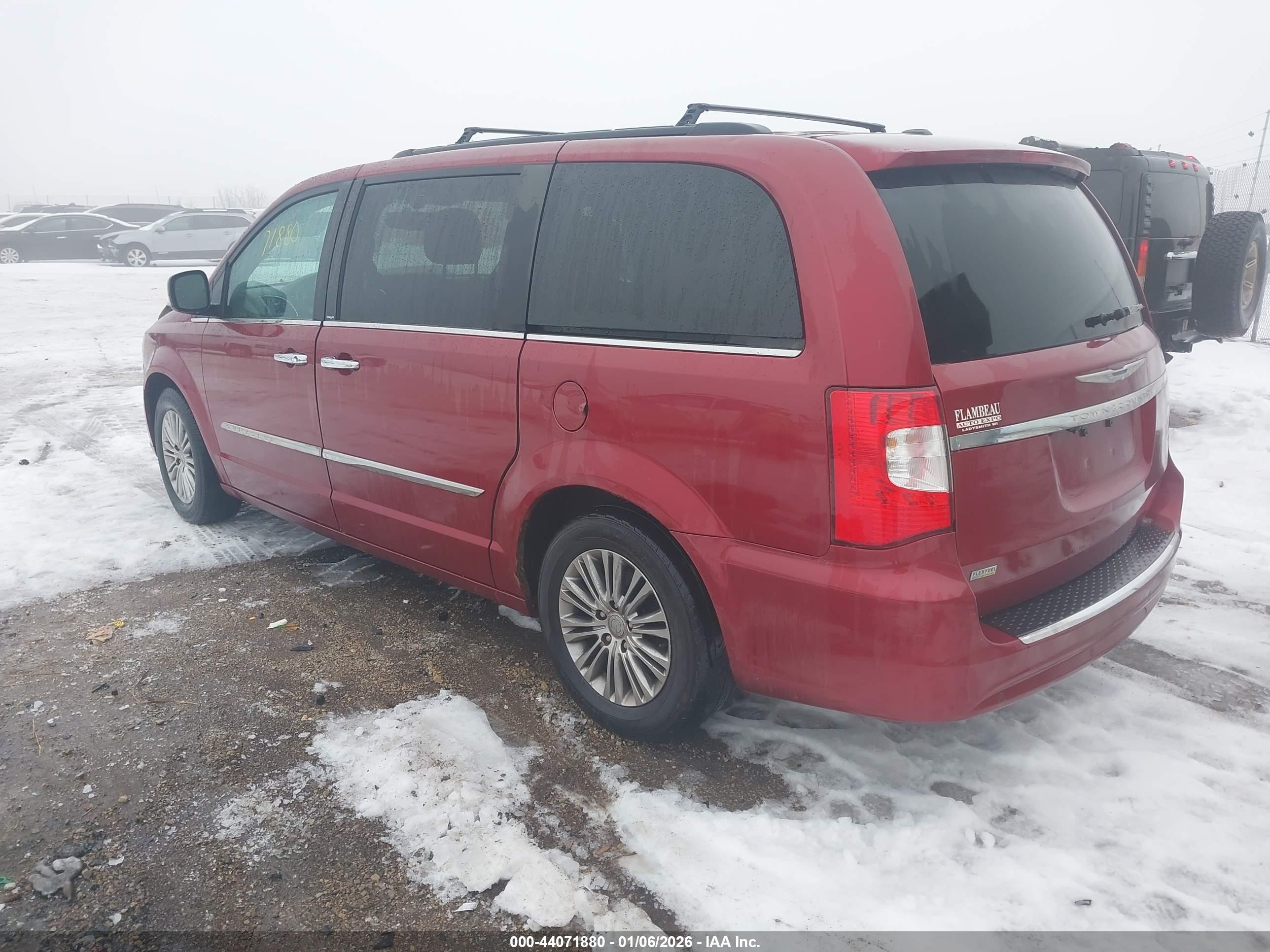 CHRYSLER TOWN image 3