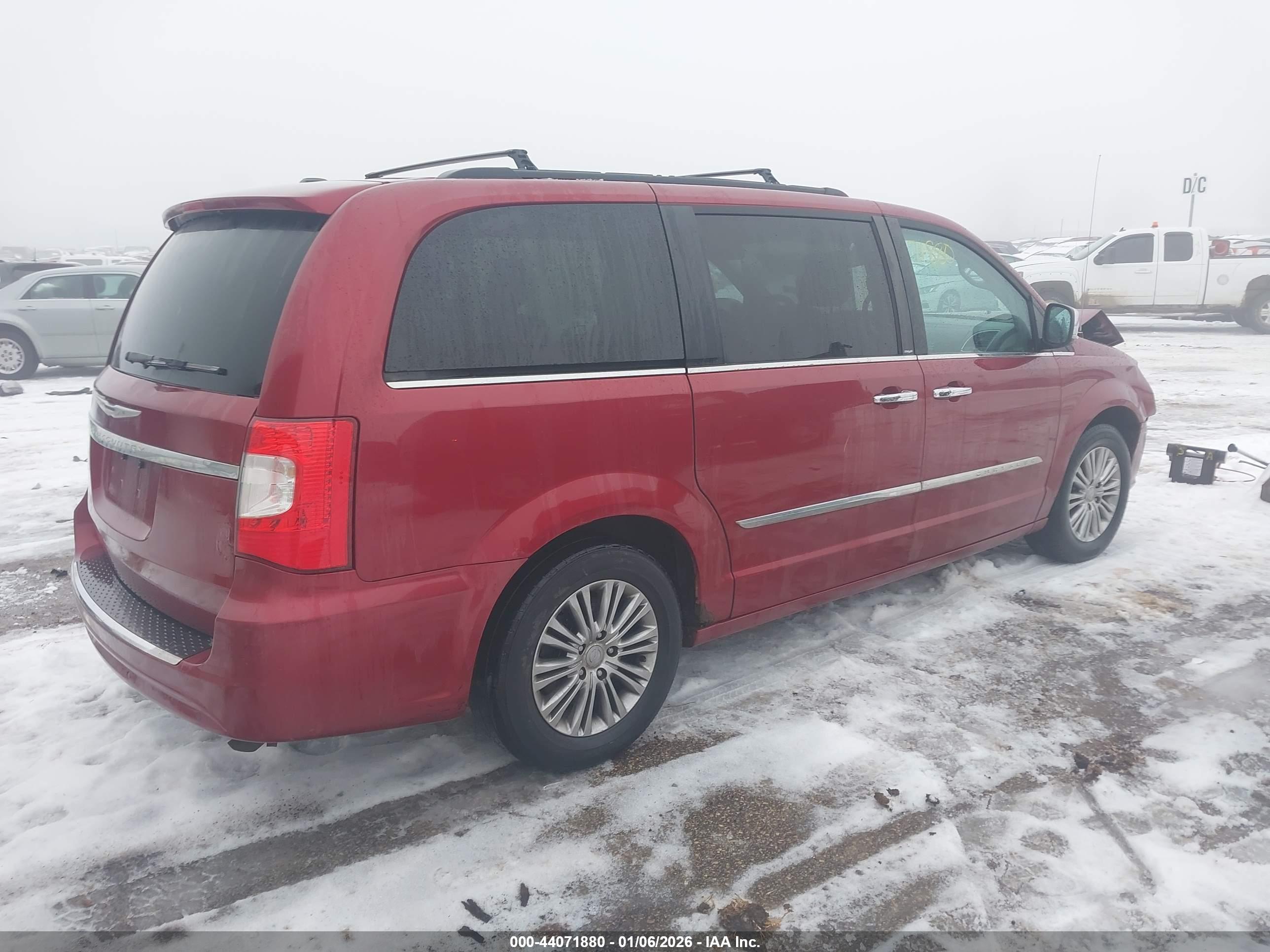CHRYSLER TOWN image 4