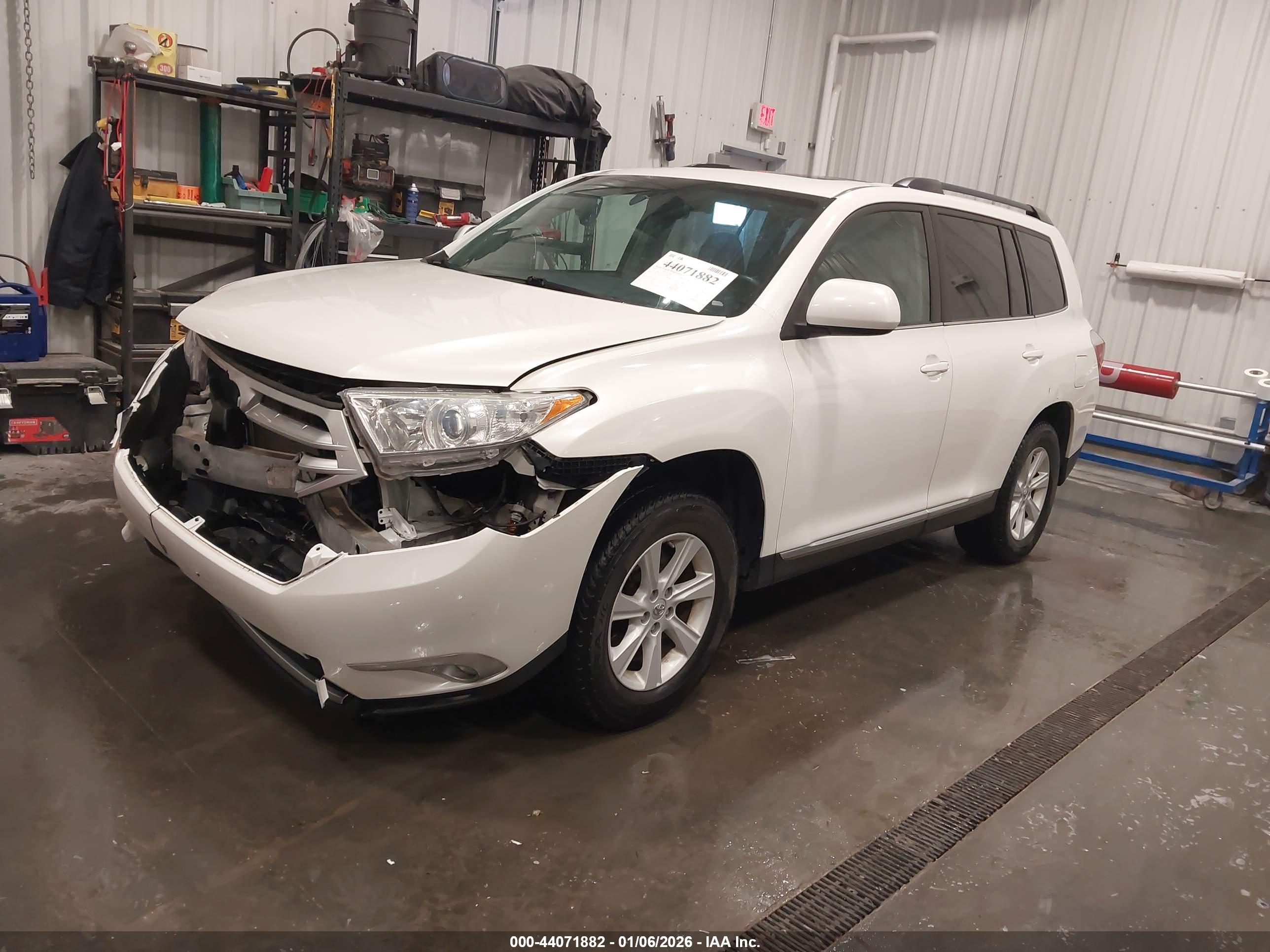 TOYOTA HIGHLANDER image 2