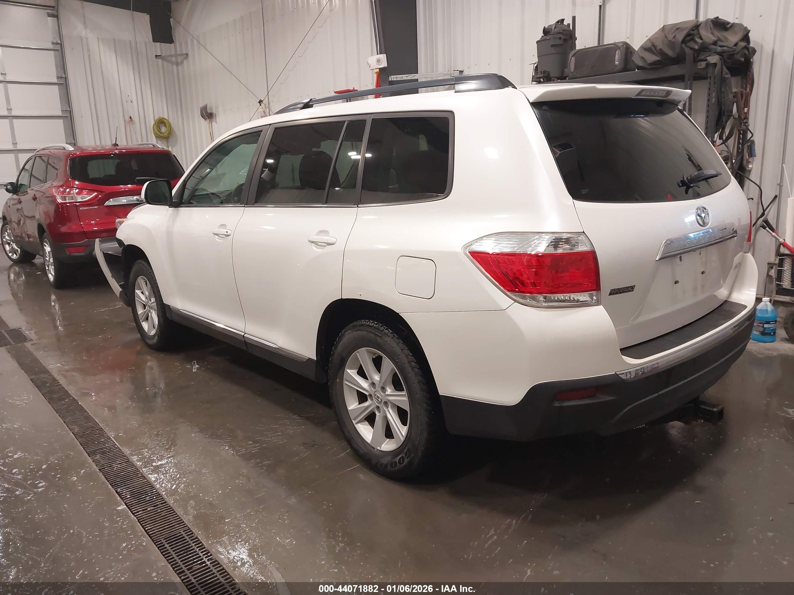 TOYOTA HIGHLANDER image 3