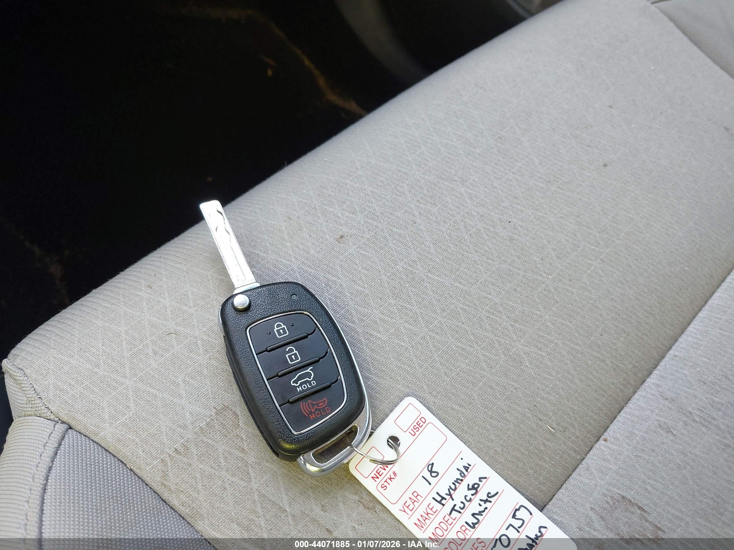 HYUNDAI TUCSON image 11