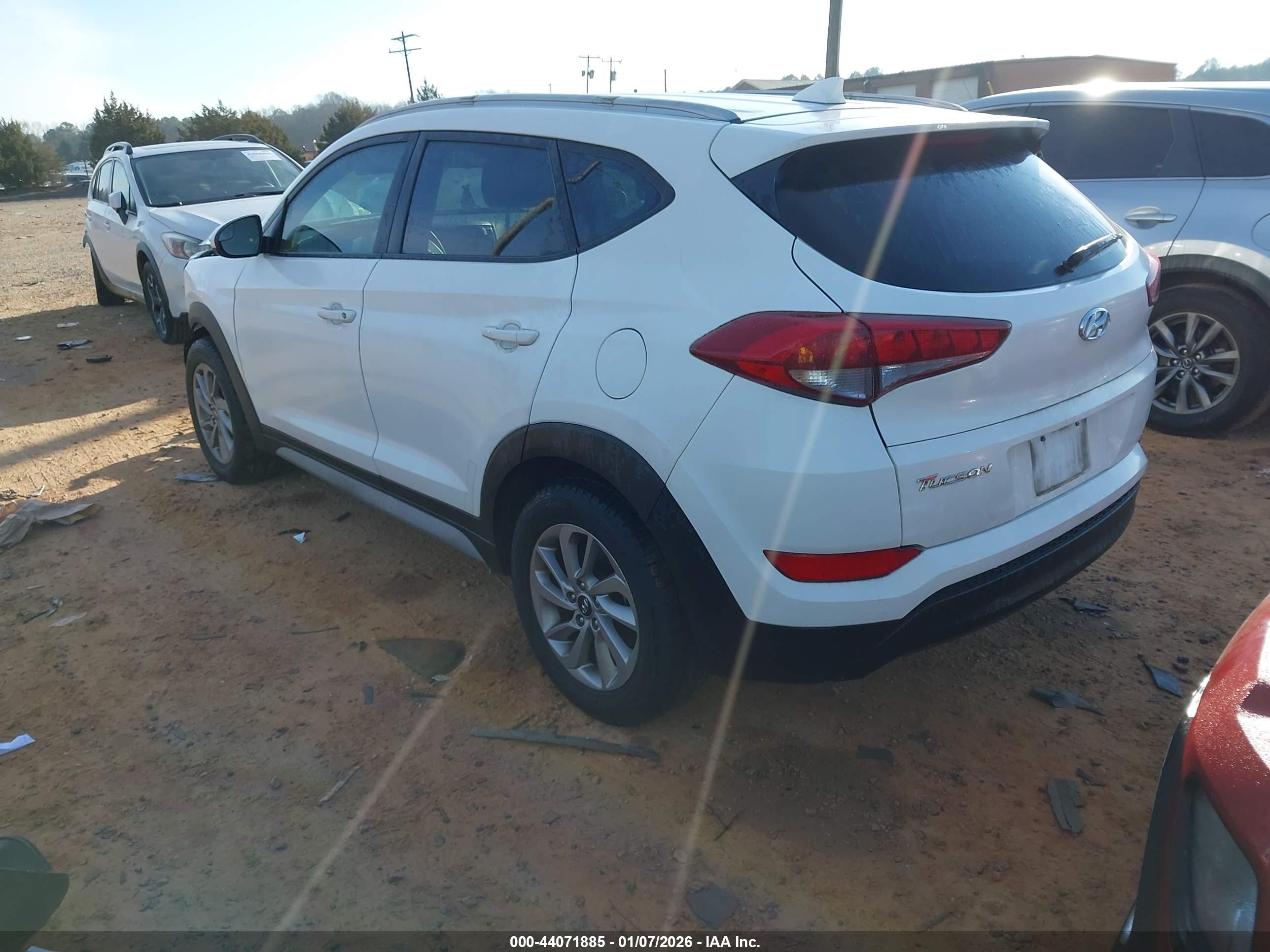 HYUNDAI TUCSON image 3