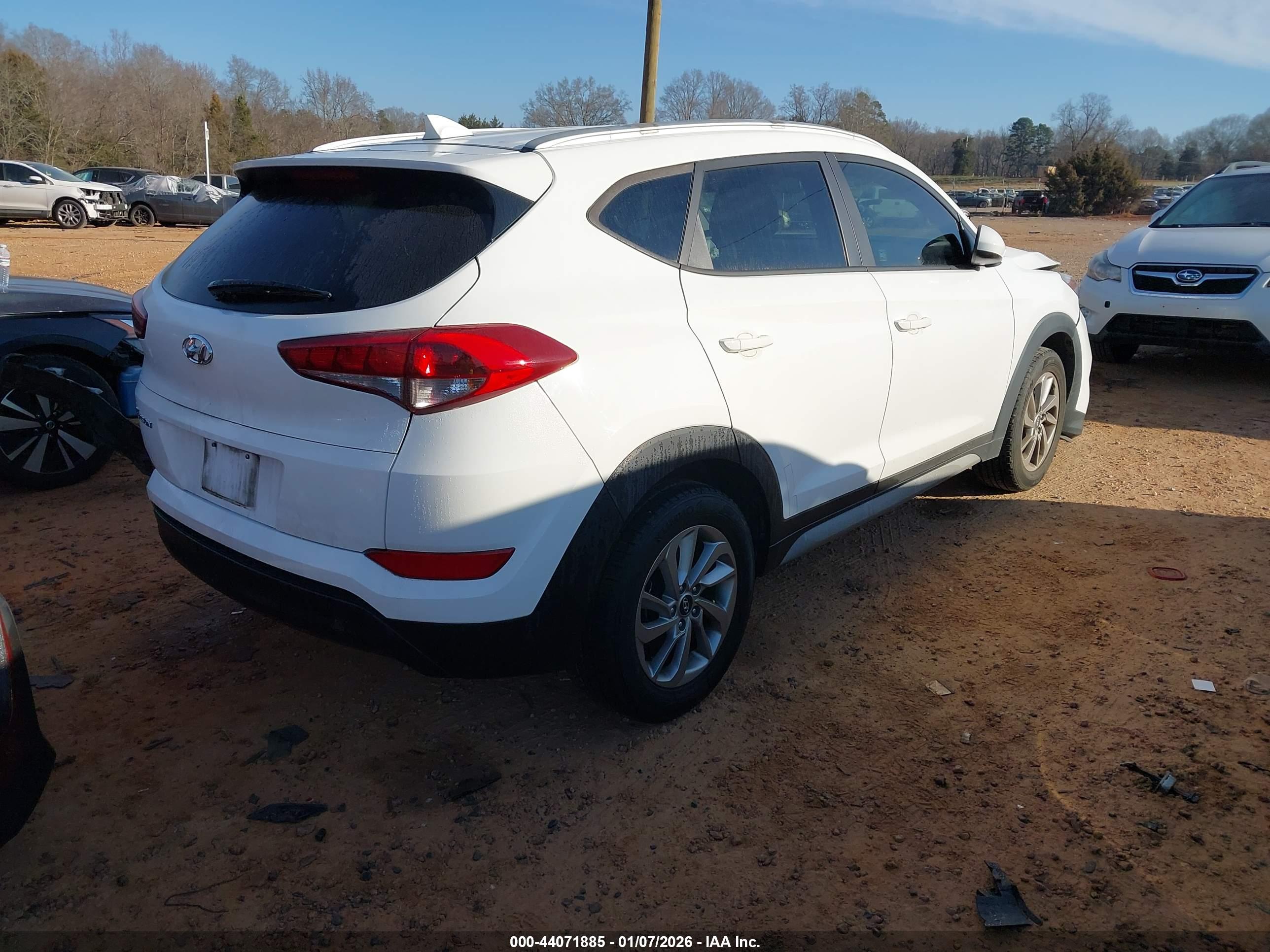 HYUNDAI TUCSON image 4