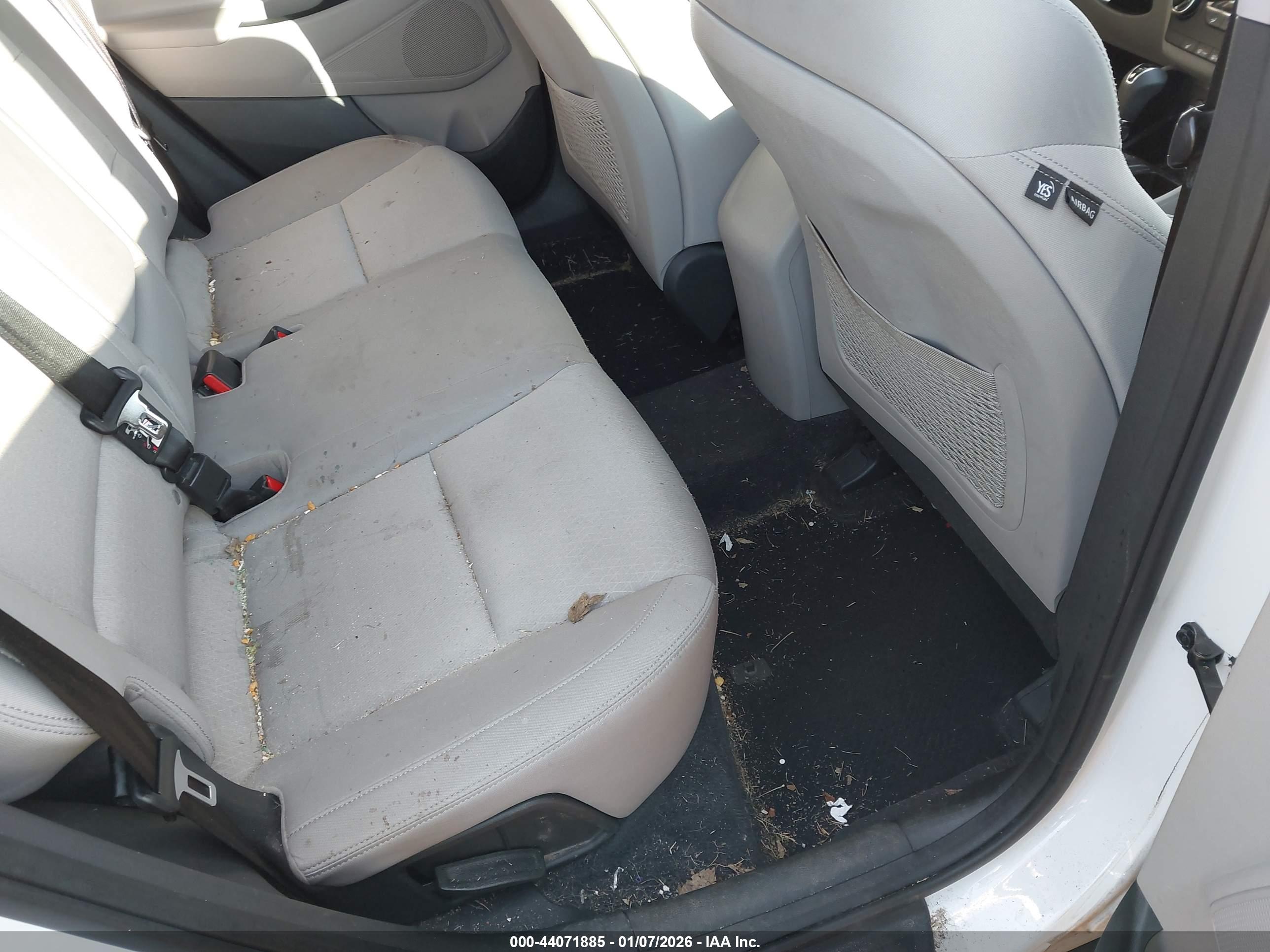 HYUNDAI TUCSON image 8