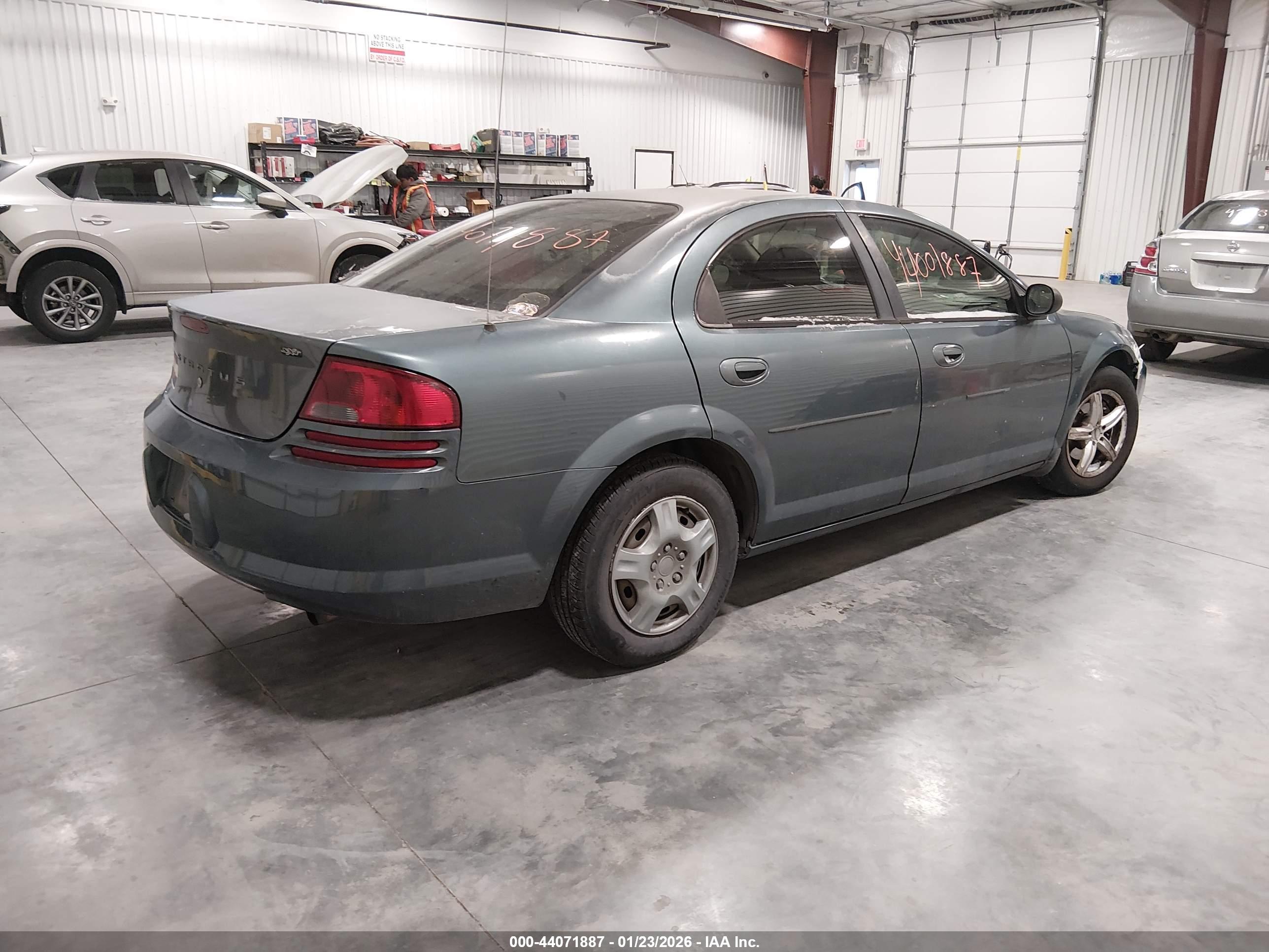 DODGE STRATUS image 4