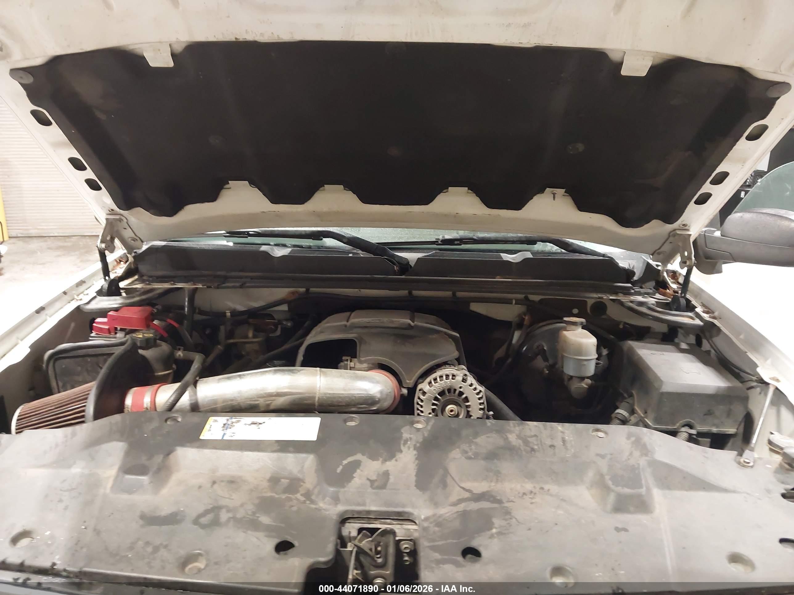 CHEVROLET SILVERADO image 10