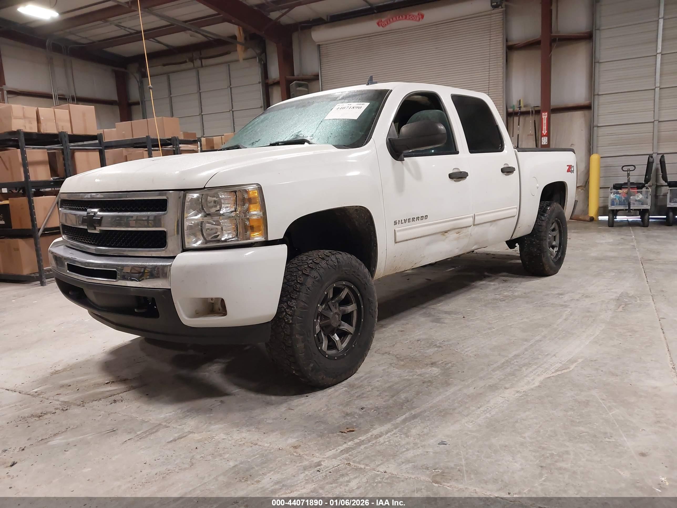 CHEVROLET SILVERADO image 2