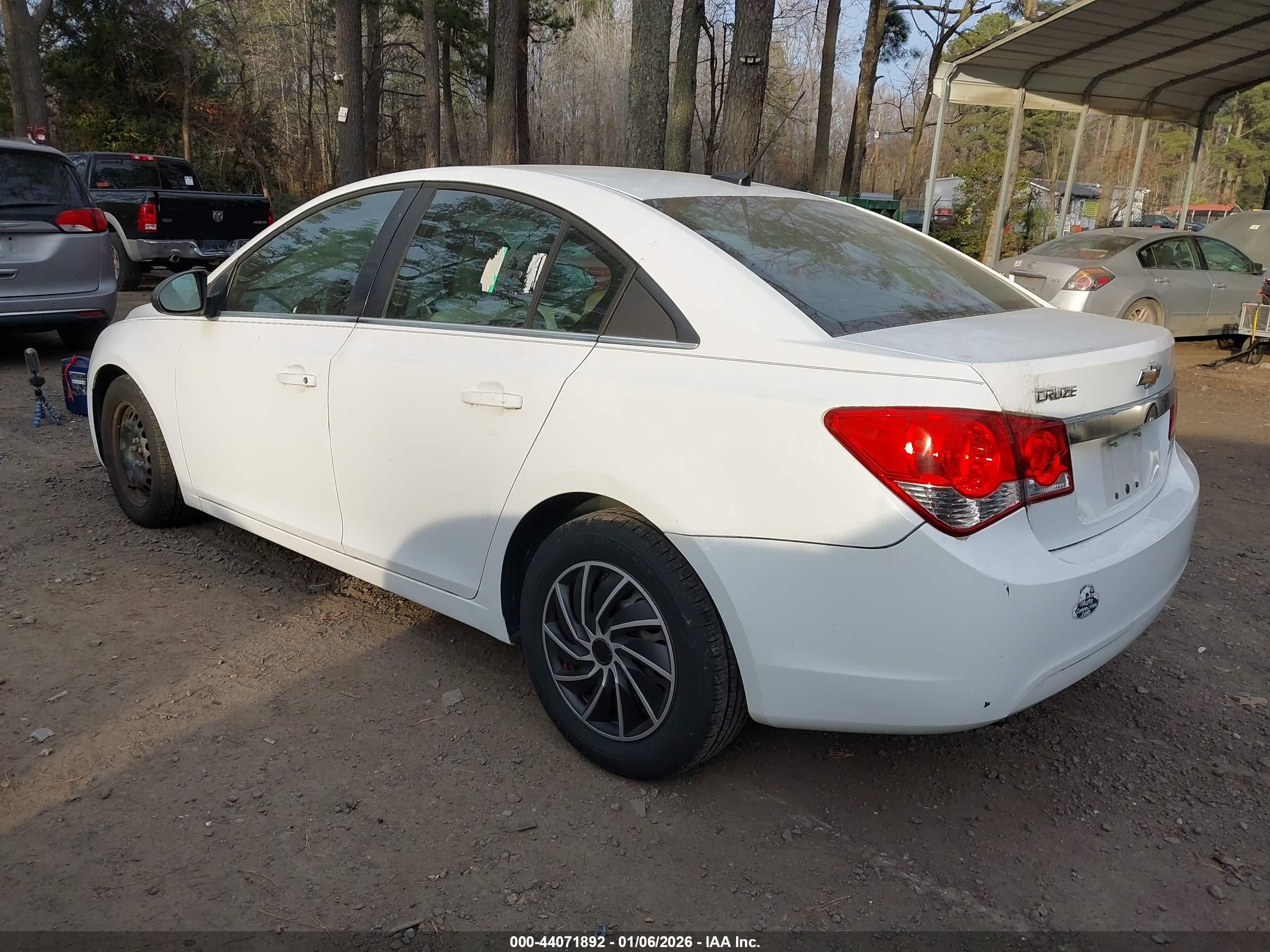 CHEVROLET CRUZE image 3