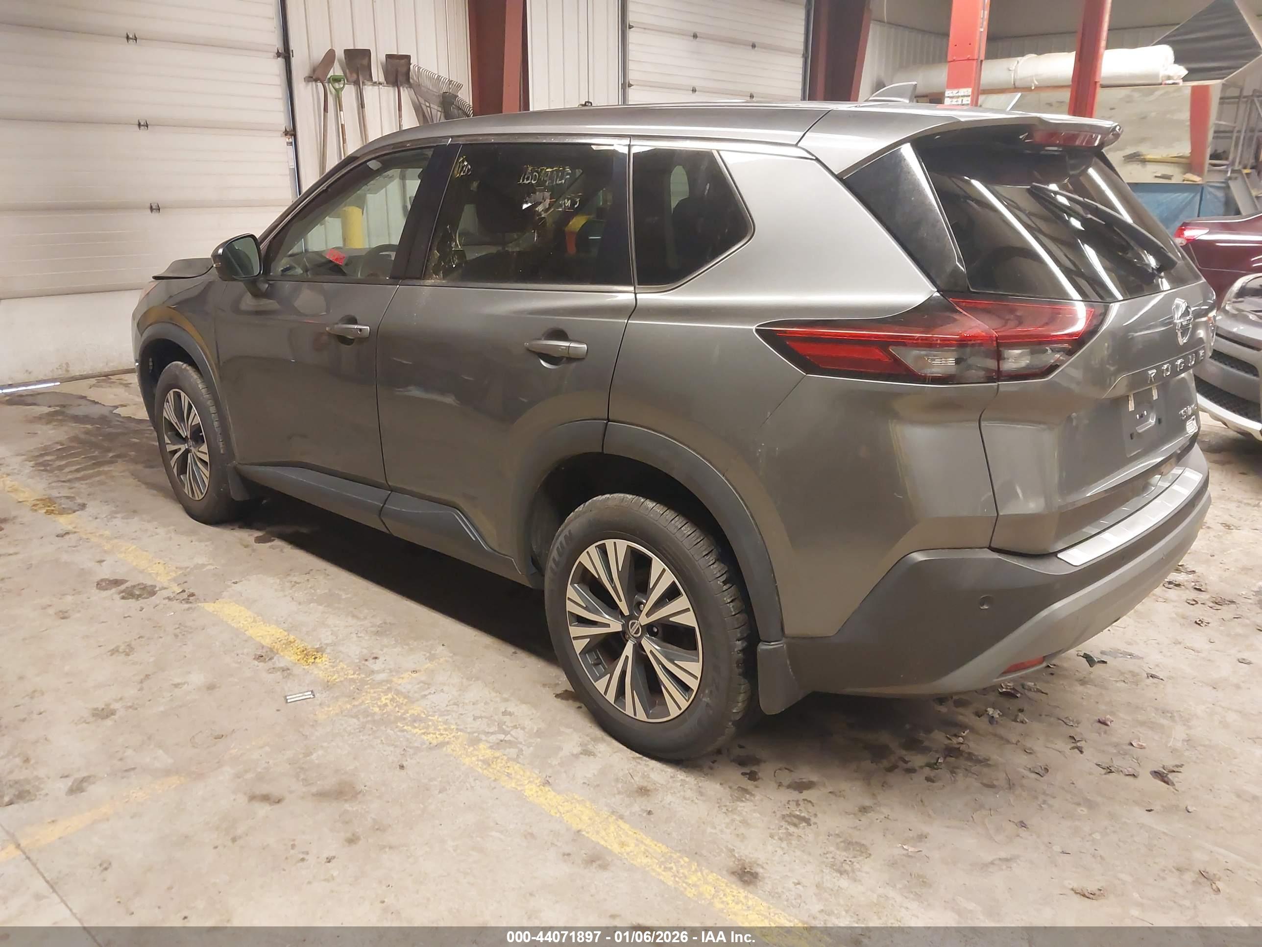 NISSAN ROGUE image 3