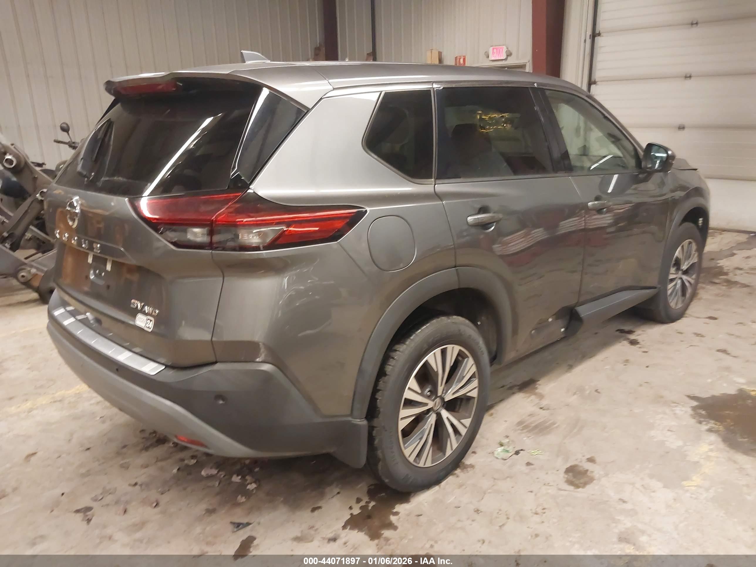 NISSAN ROGUE image 4