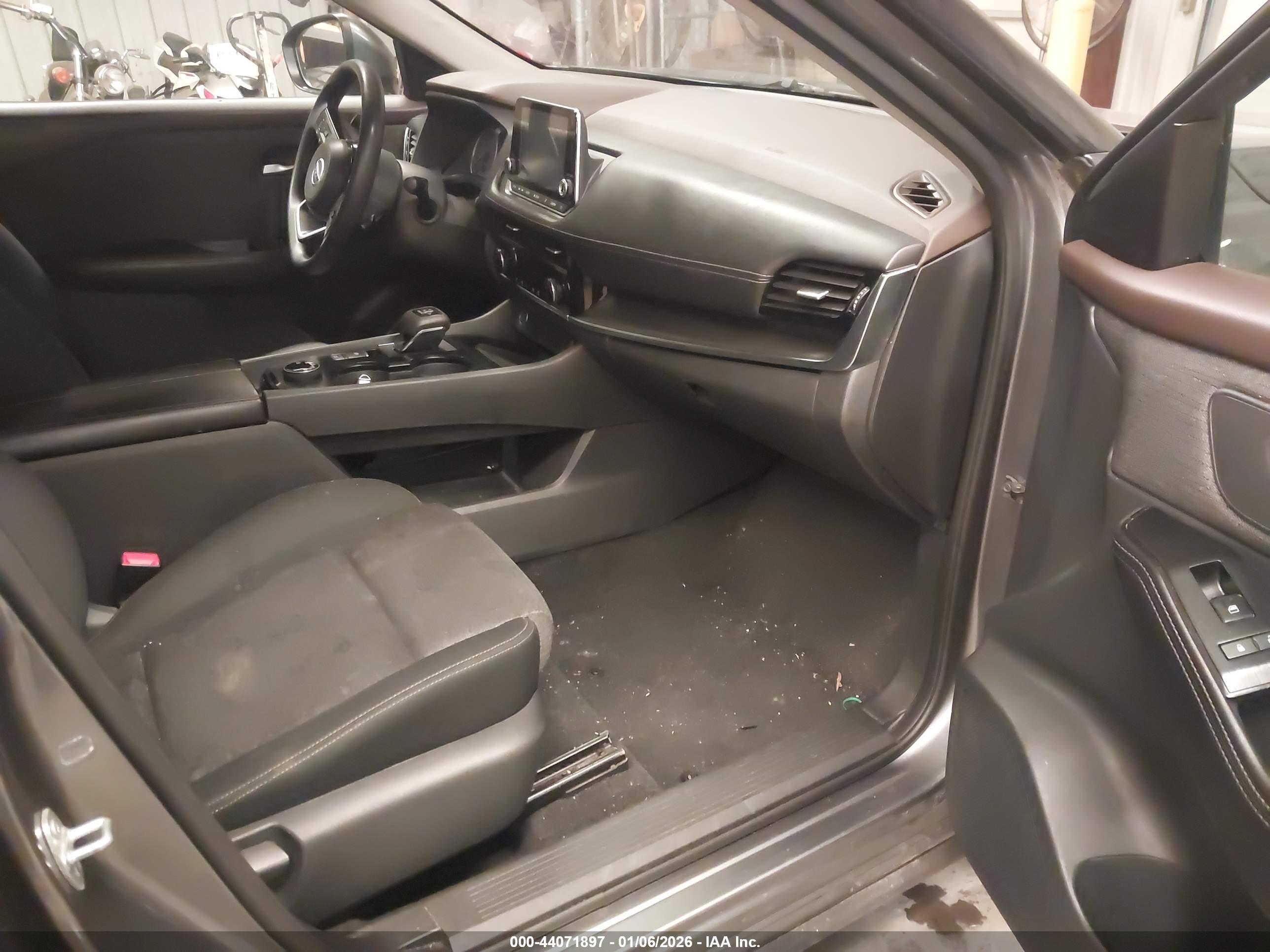 NISSAN ROGUE image 5