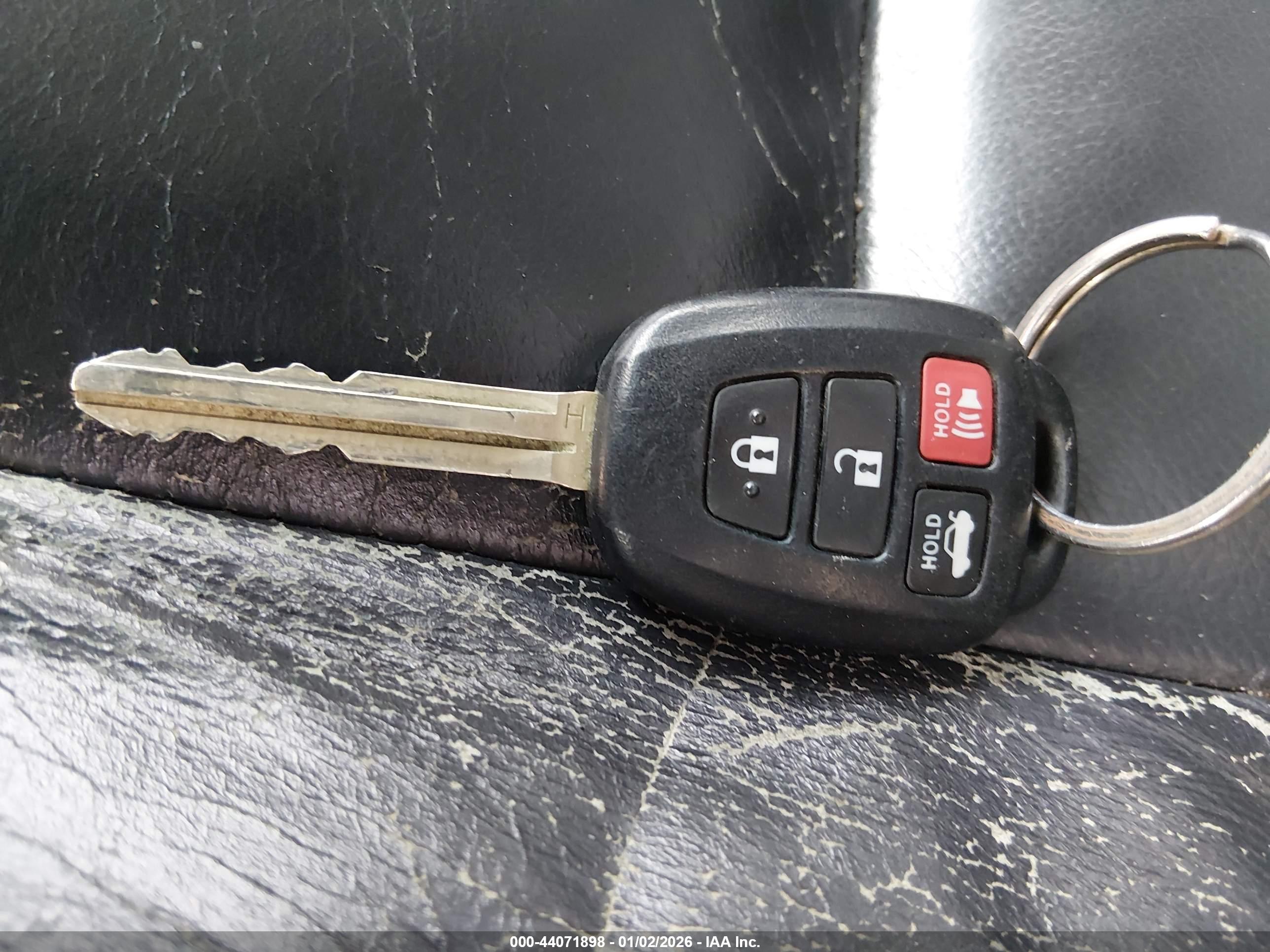 TOYOTA CAMRY image 11