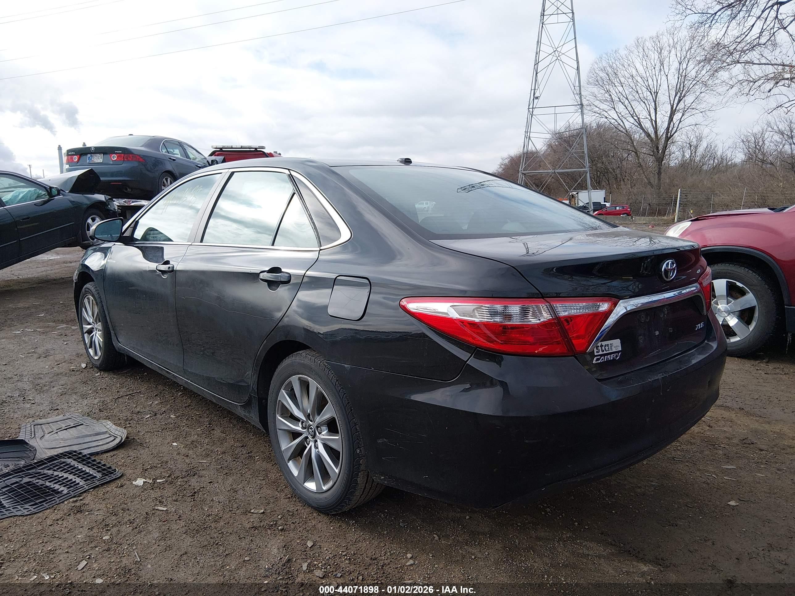 TOYOTA CAMRY image 3