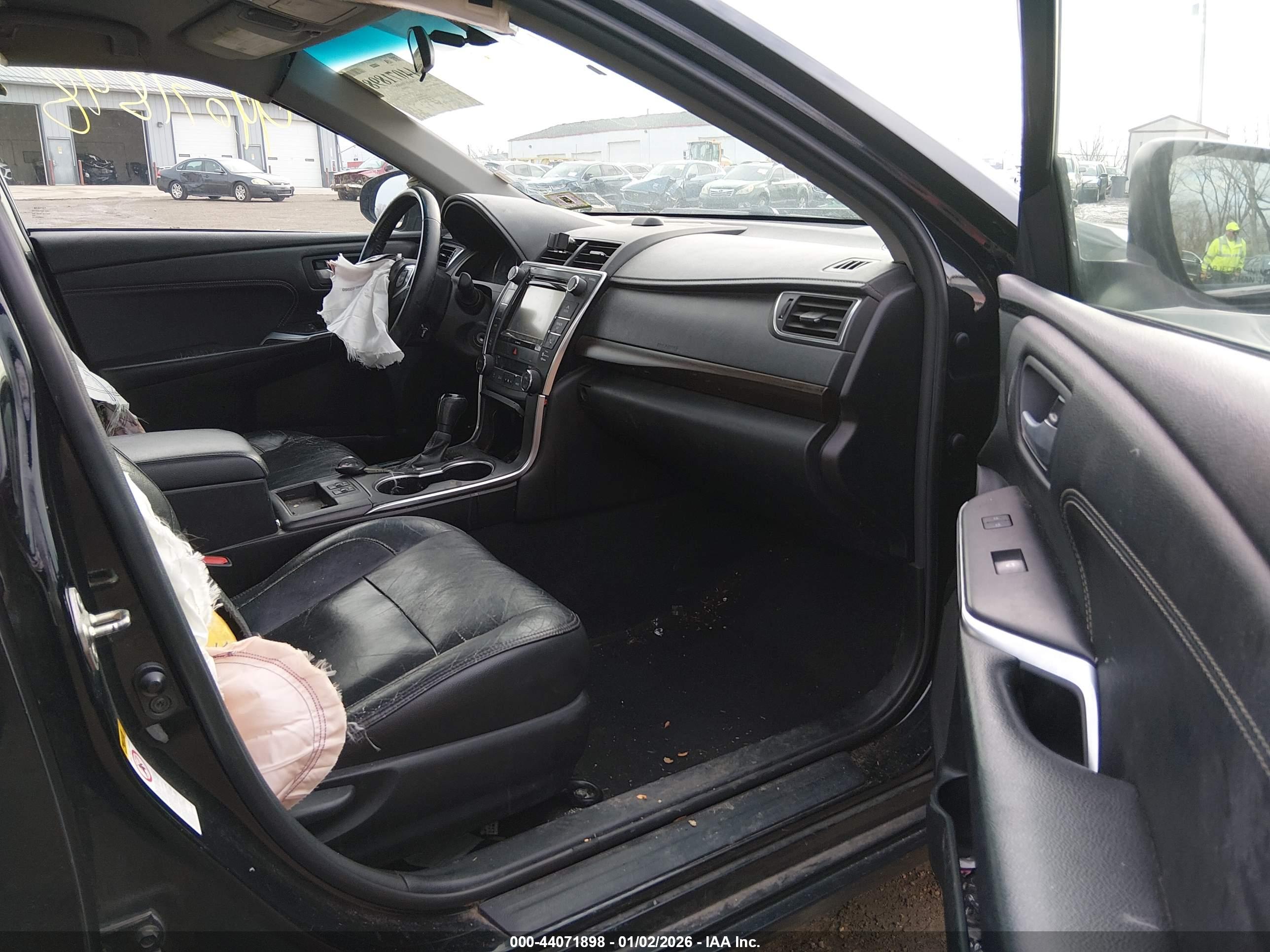 TOYOTA CAMRY image 5