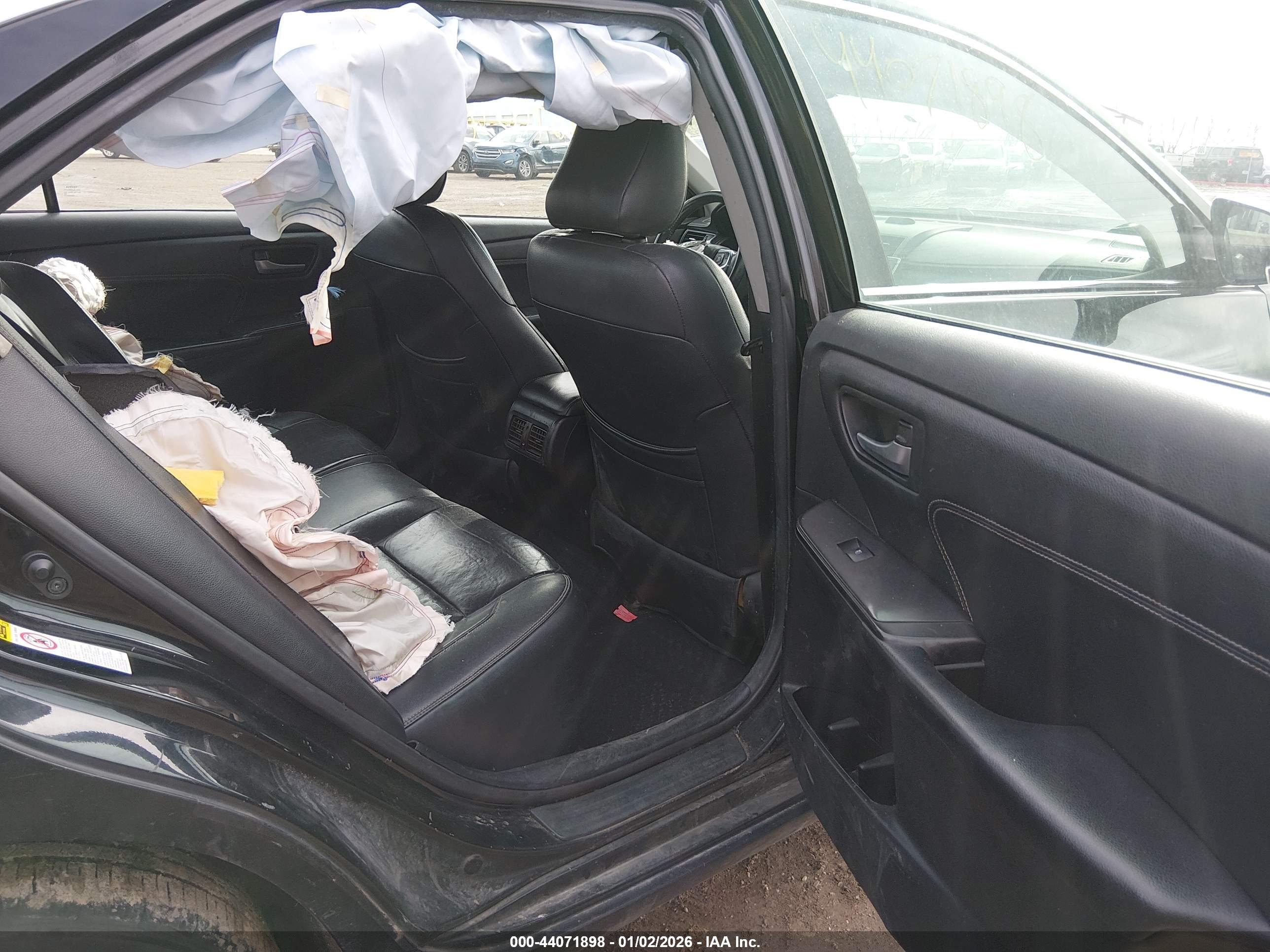 TOYOTA CAMRY image 8