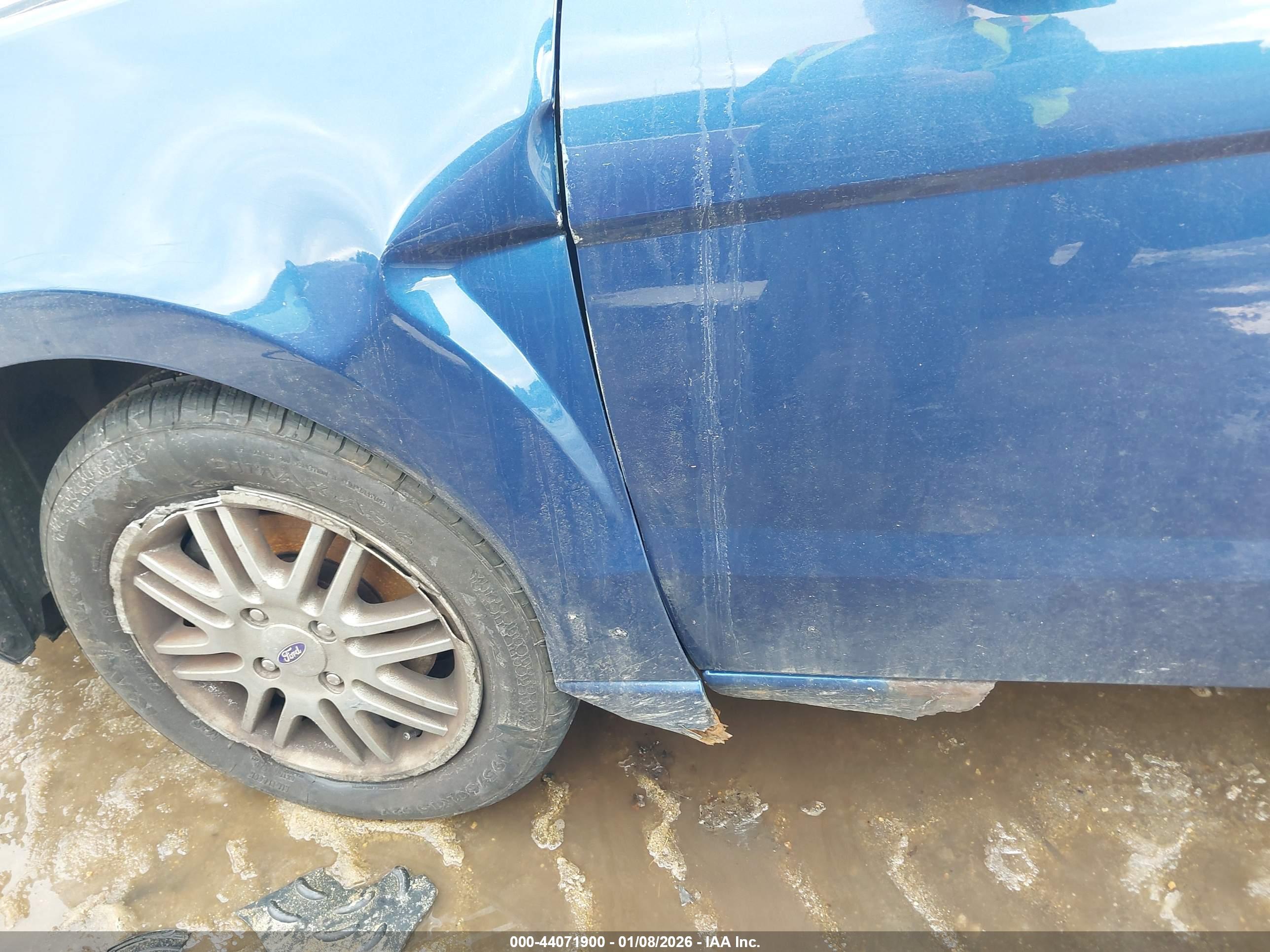 FORD FOCUS image 6