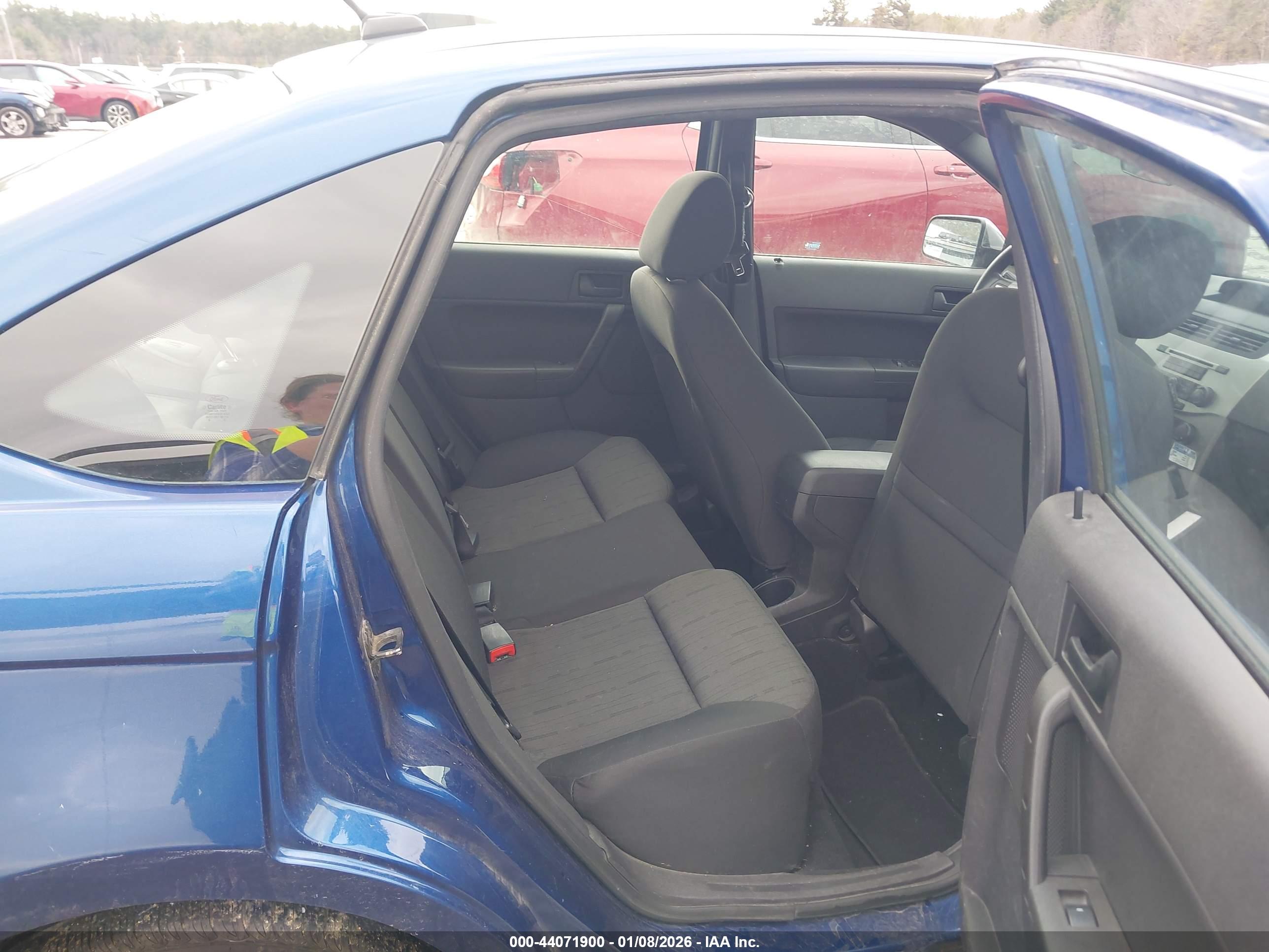 FORD FOCUS image 8