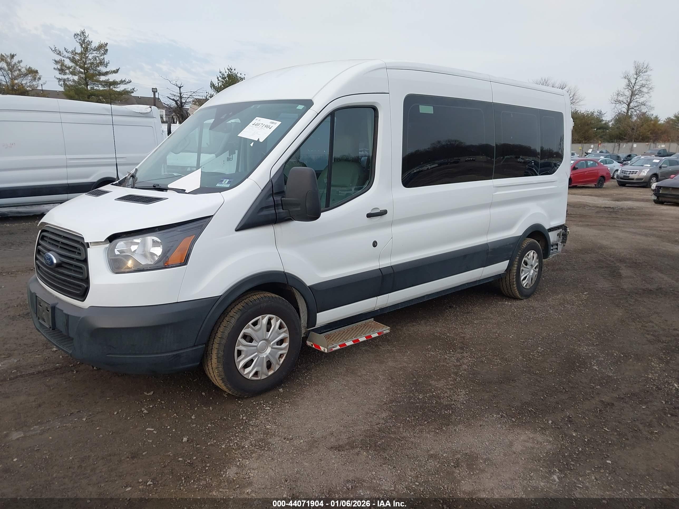 FORD TRANSIT-350 image 2