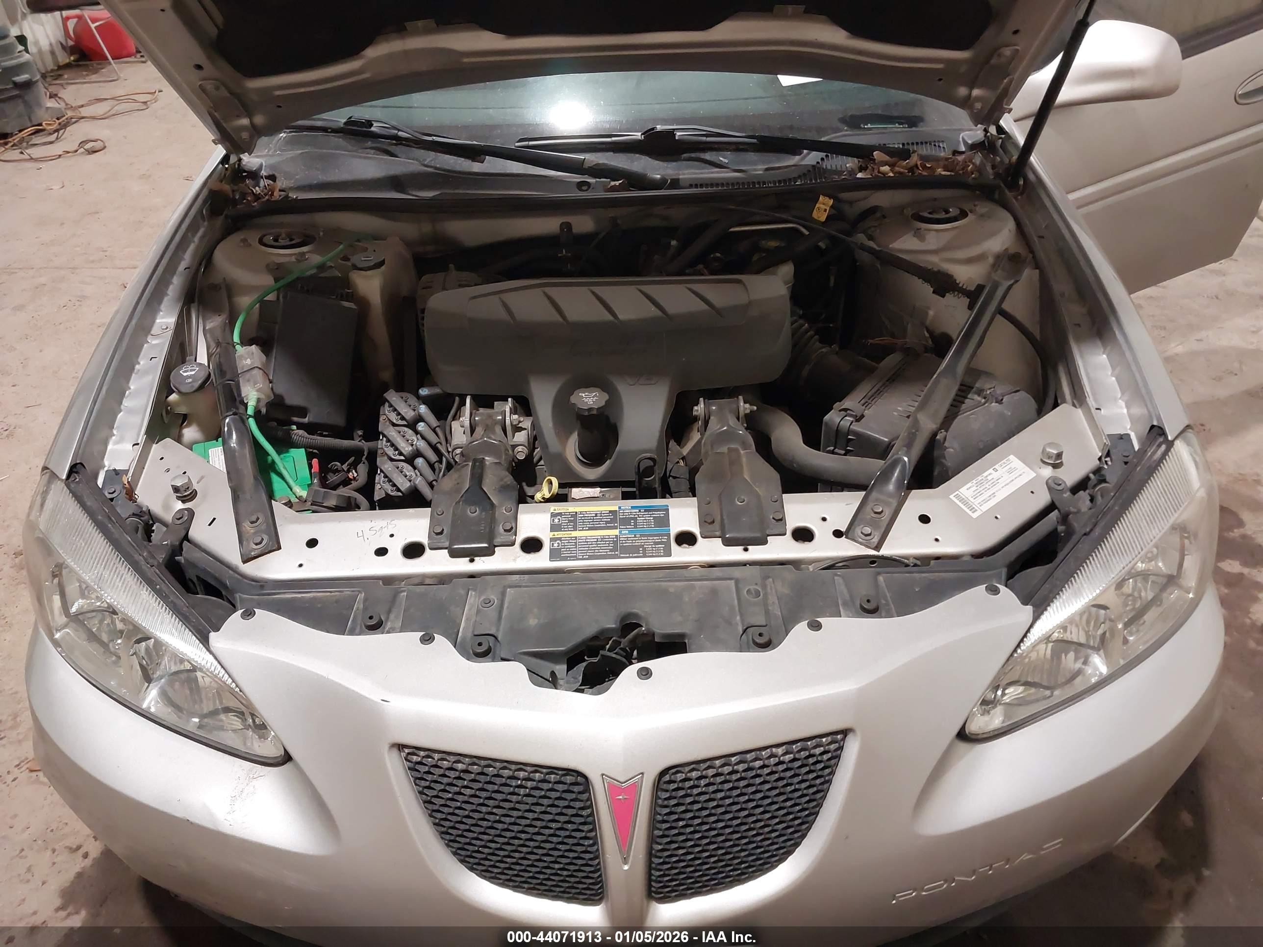PONTIAC GRAND image 10