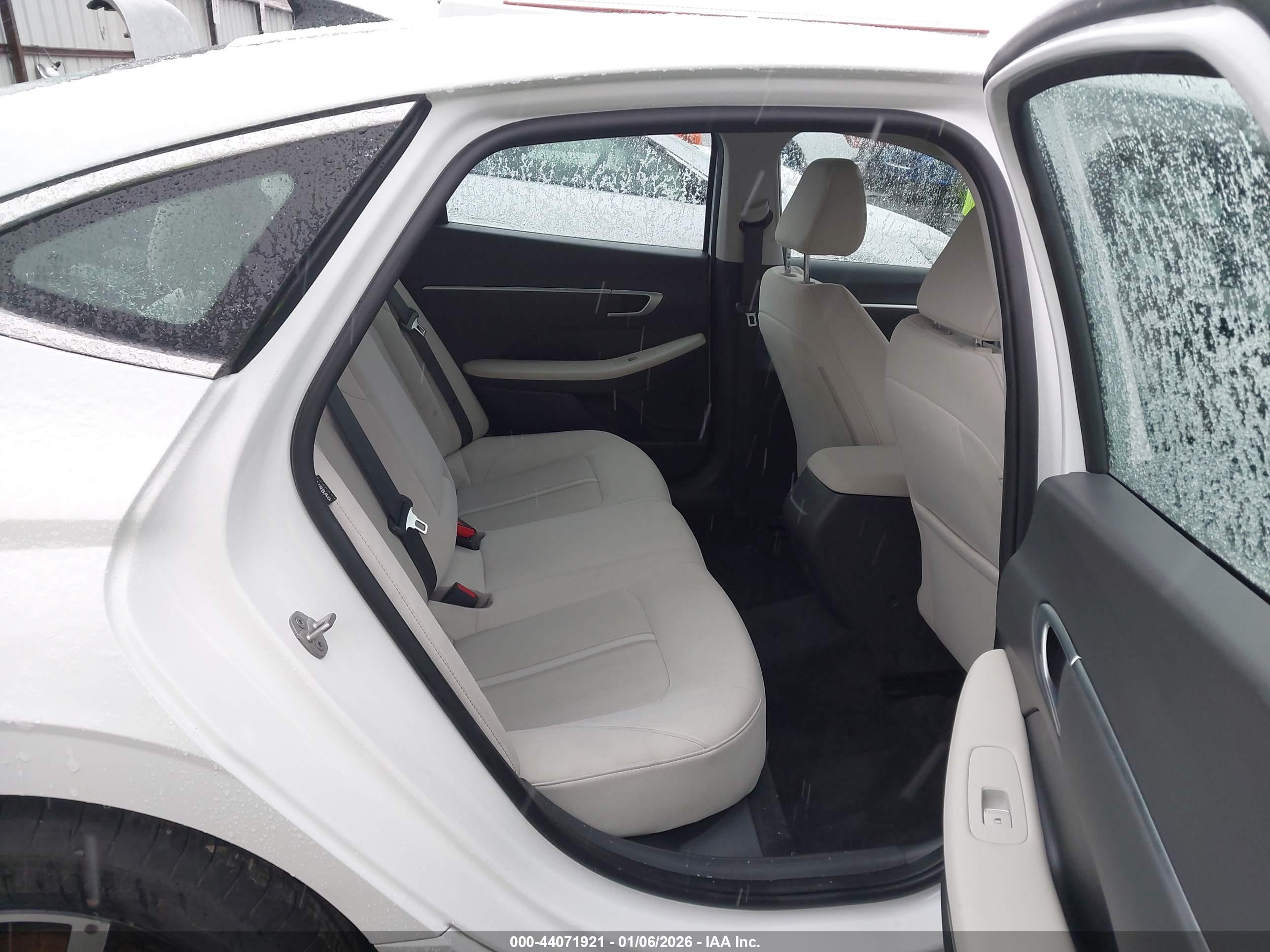 HYUNDAI SONATA image 8