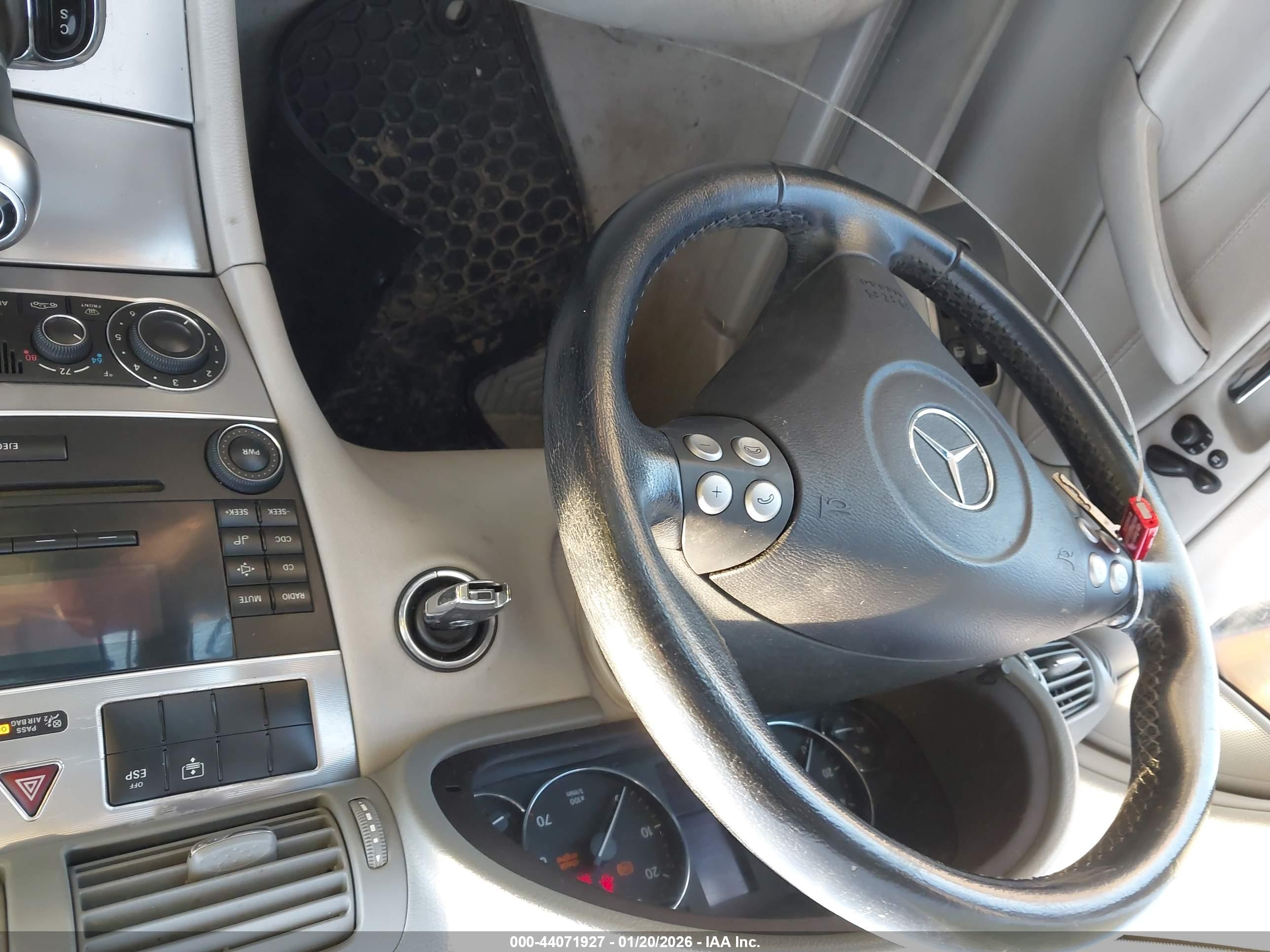 MERCEDES-BENZ C image 11