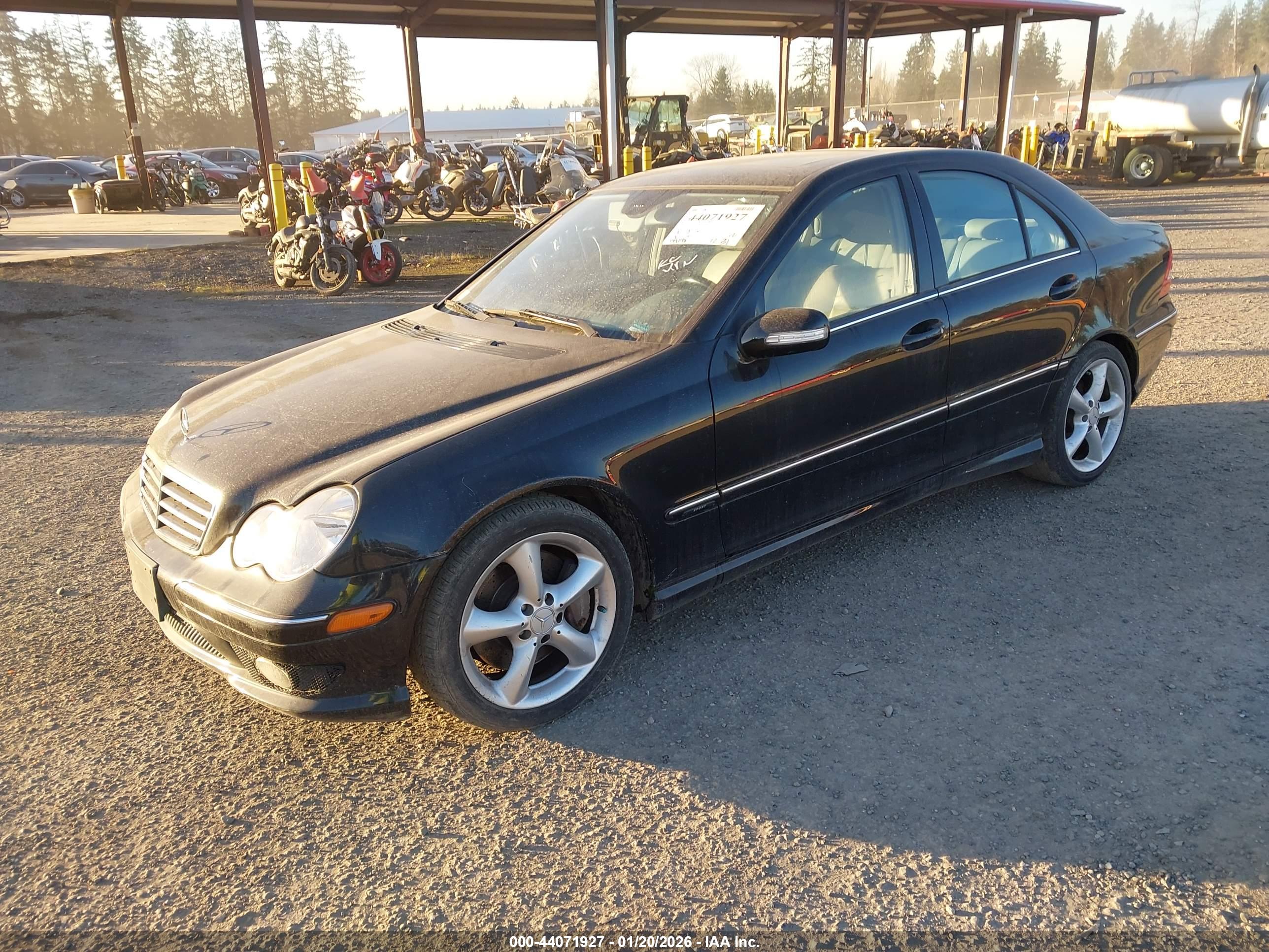 MERCEDES-BENZ C image 2