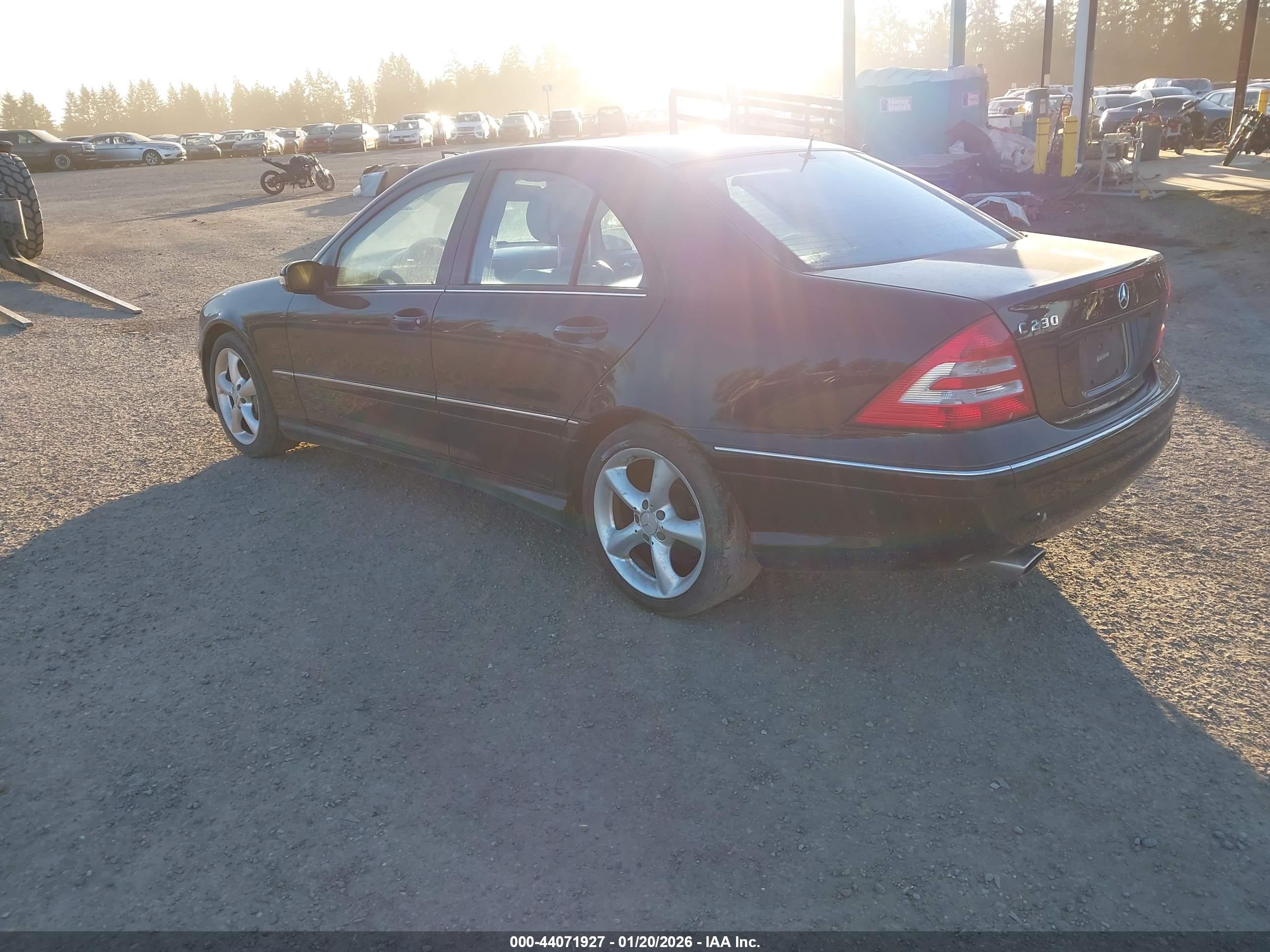 MERCEDES-BENZ C image 3