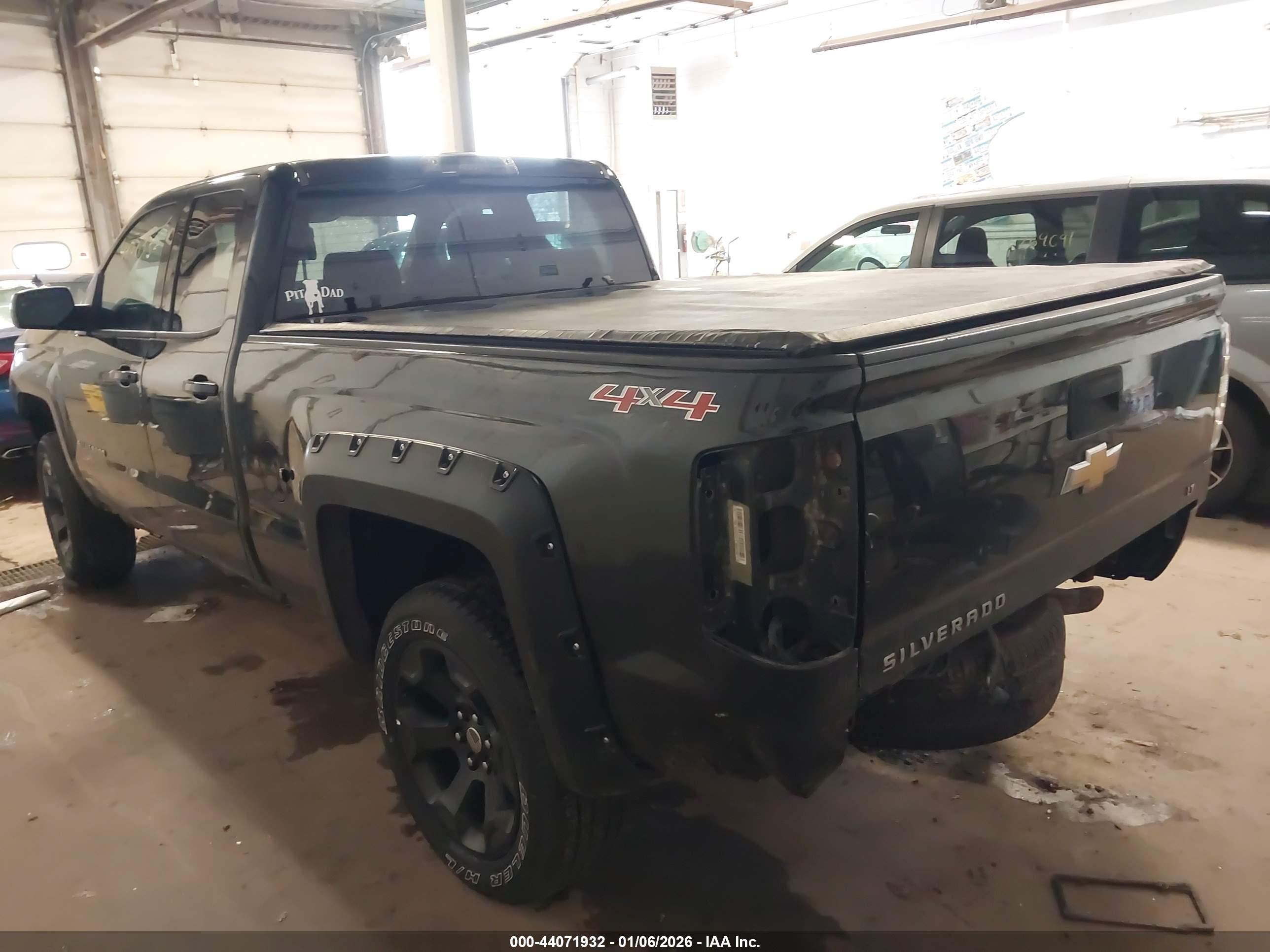 CHEVROLET SILVERADO image 3