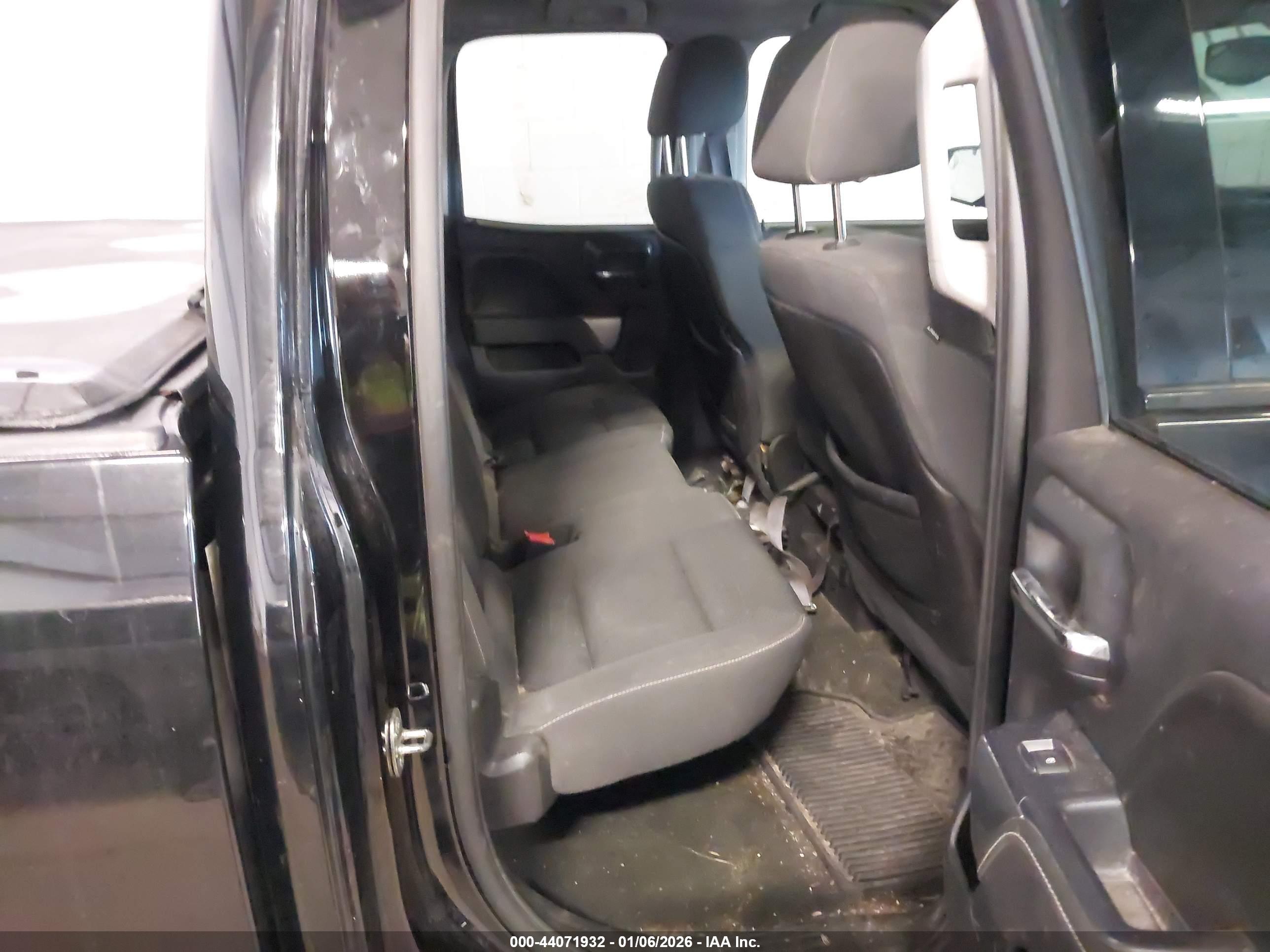 CHEVROLET SILVERADO image 8