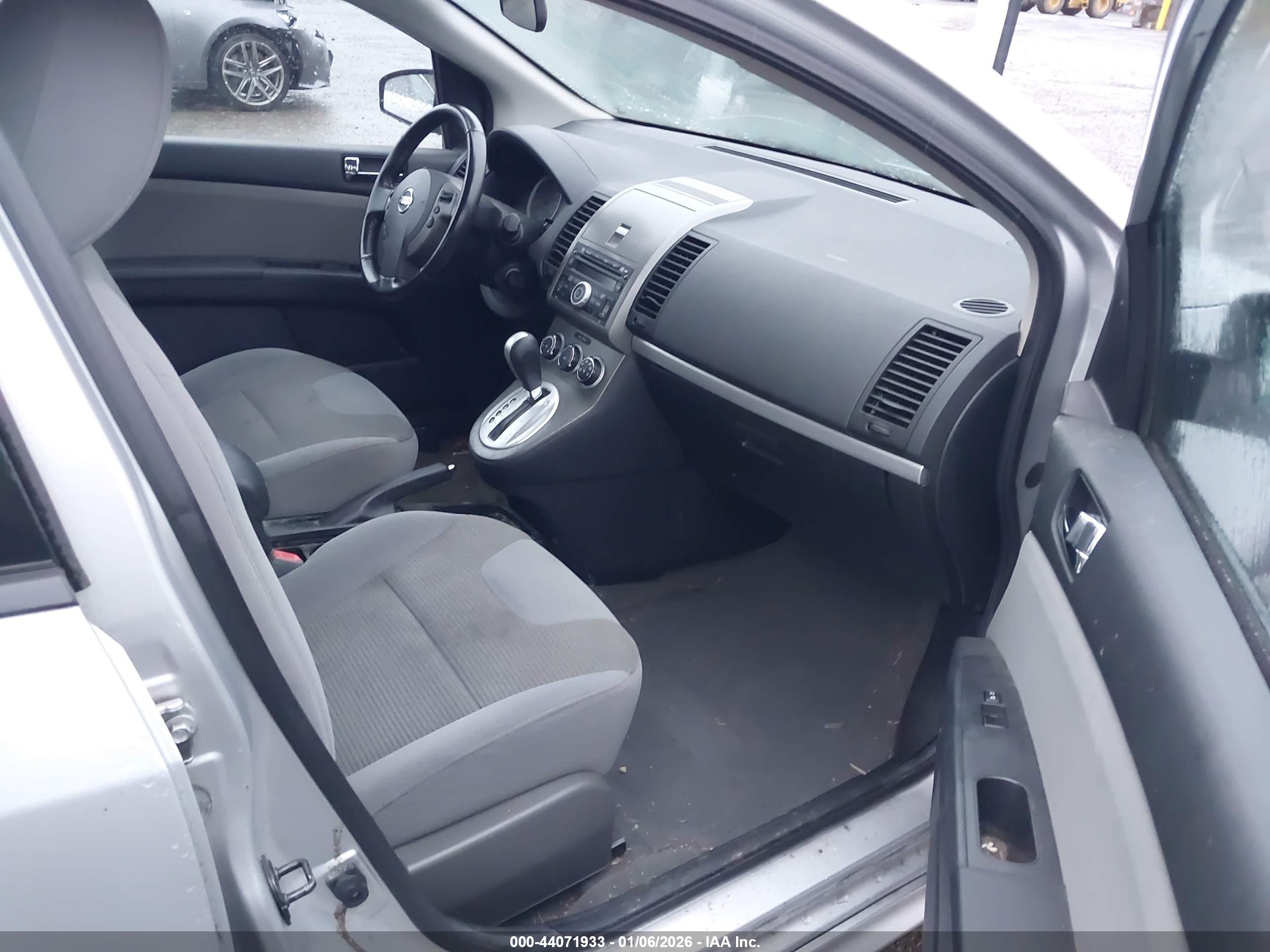 NISSAN SENTRA image 5