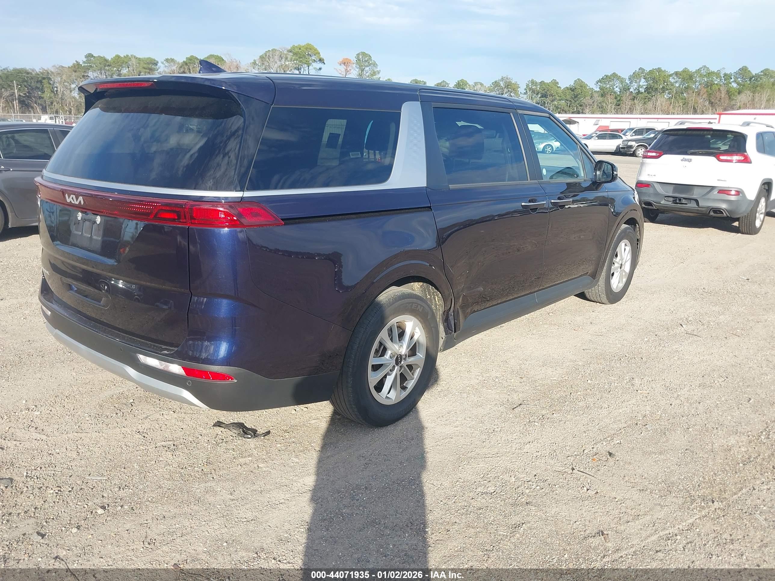 KIA CARNIVAL image 4