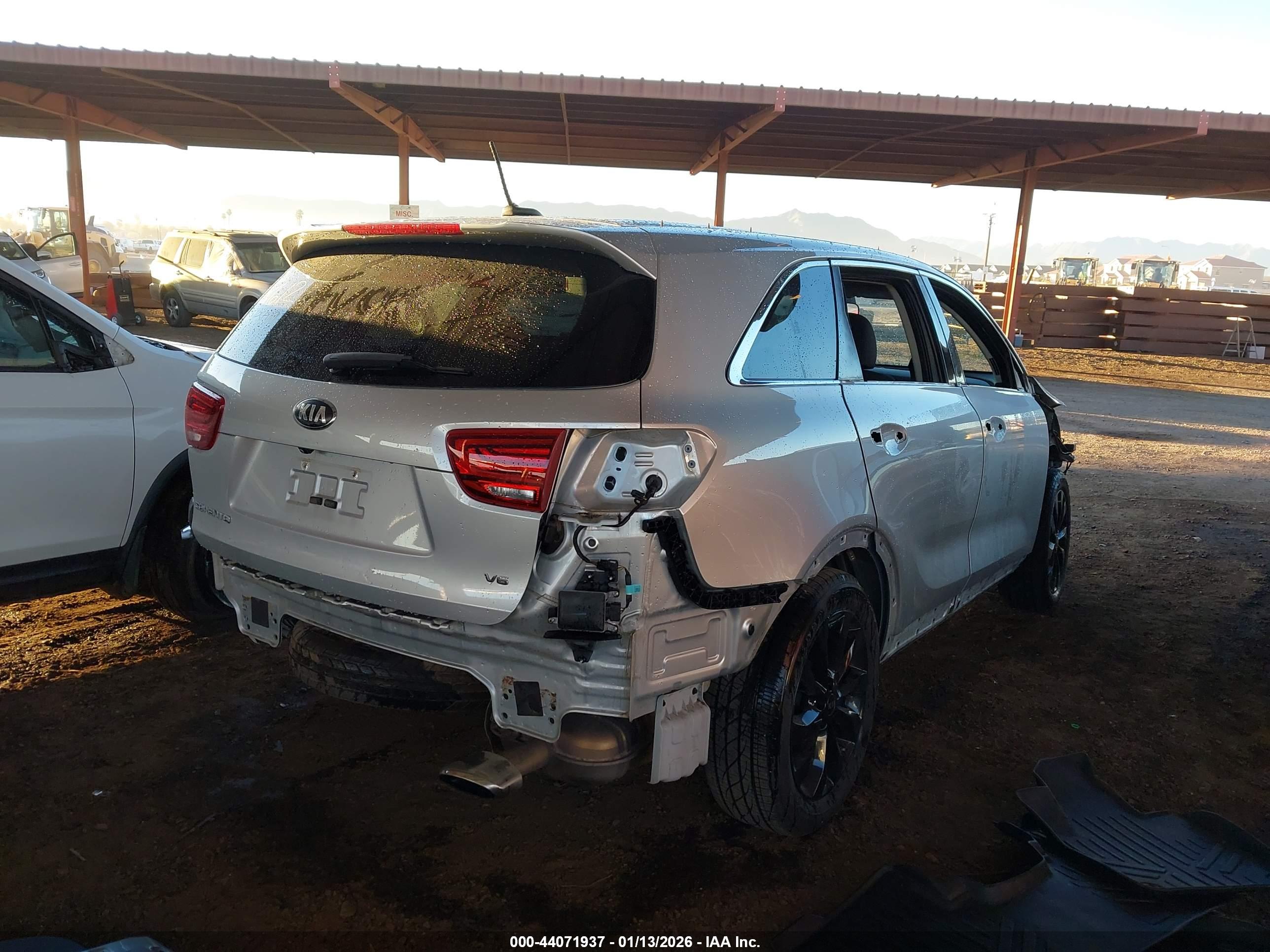 KIA SORENTO image 4