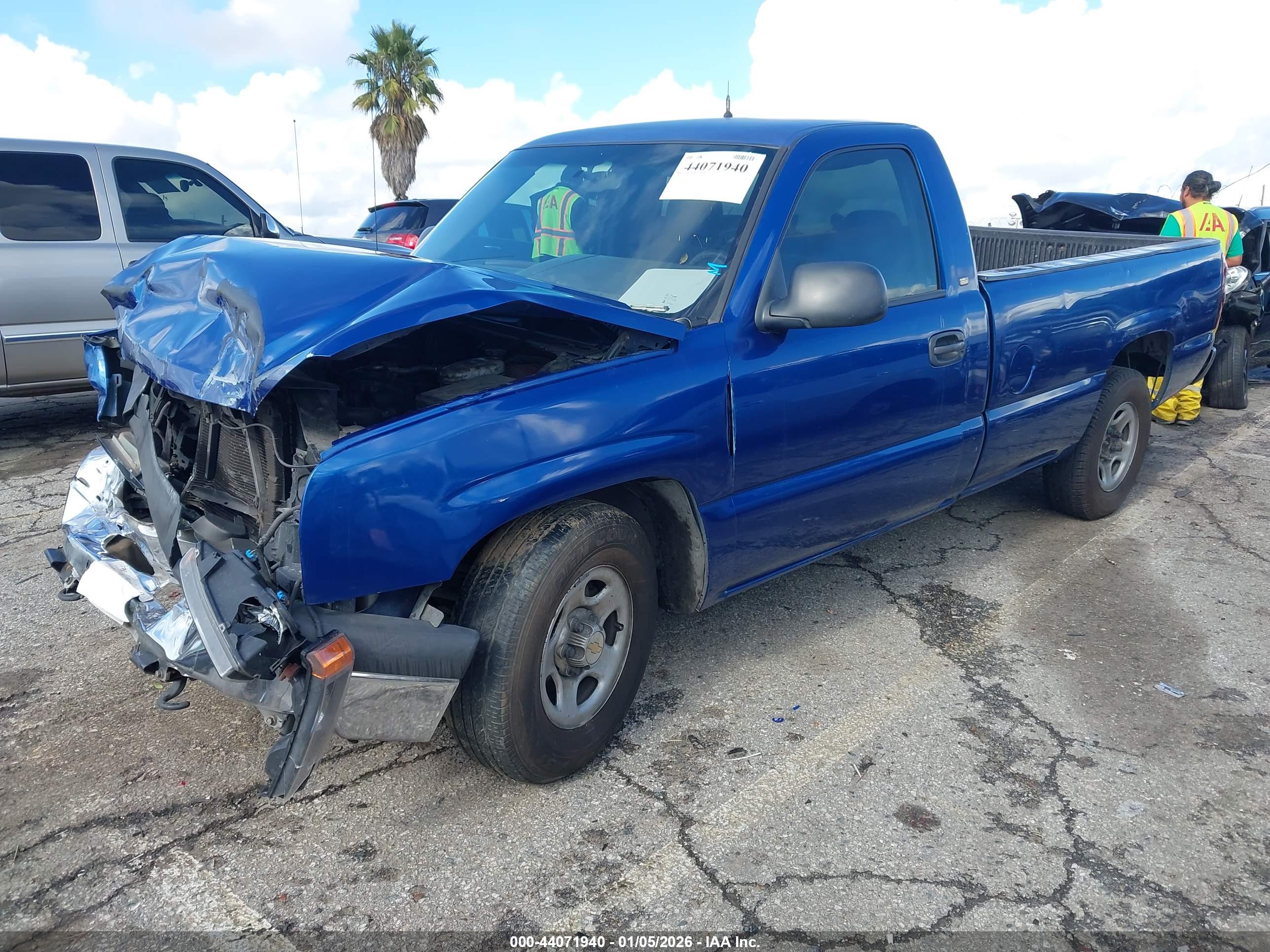 CHEVROLET SILVERADO image 2