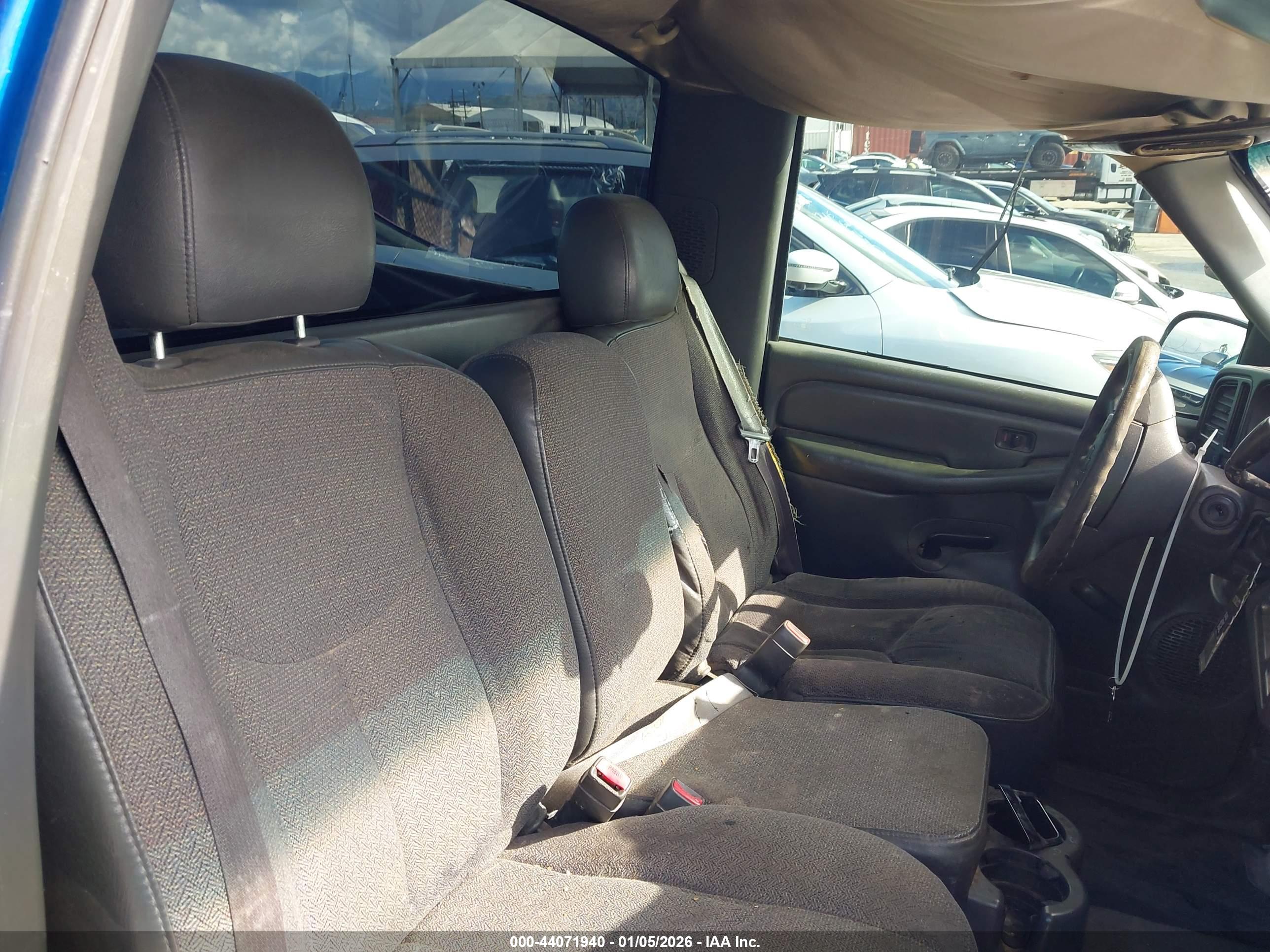 CHEVROLET SILVERADO image 8
