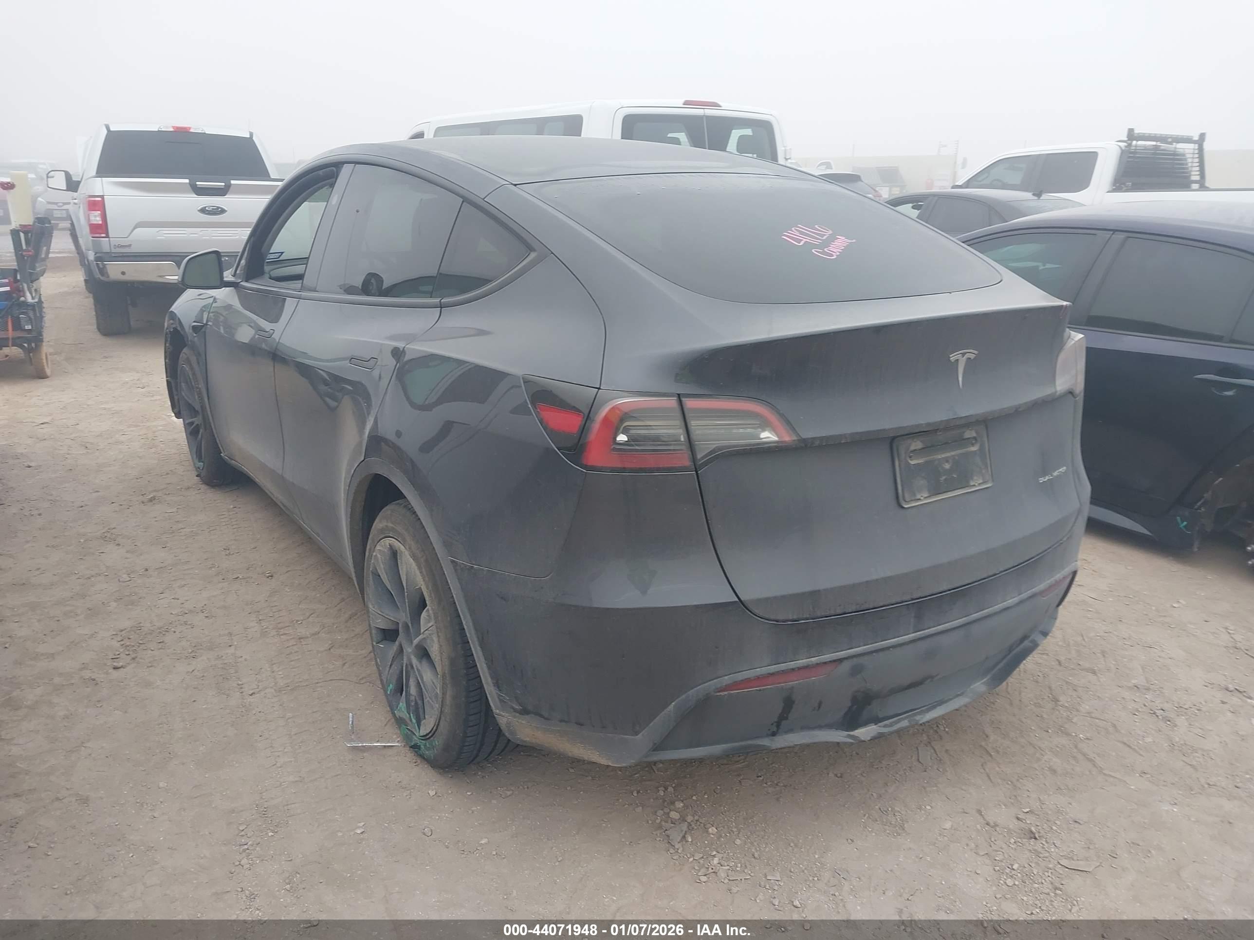 TESLA MODEL image 3