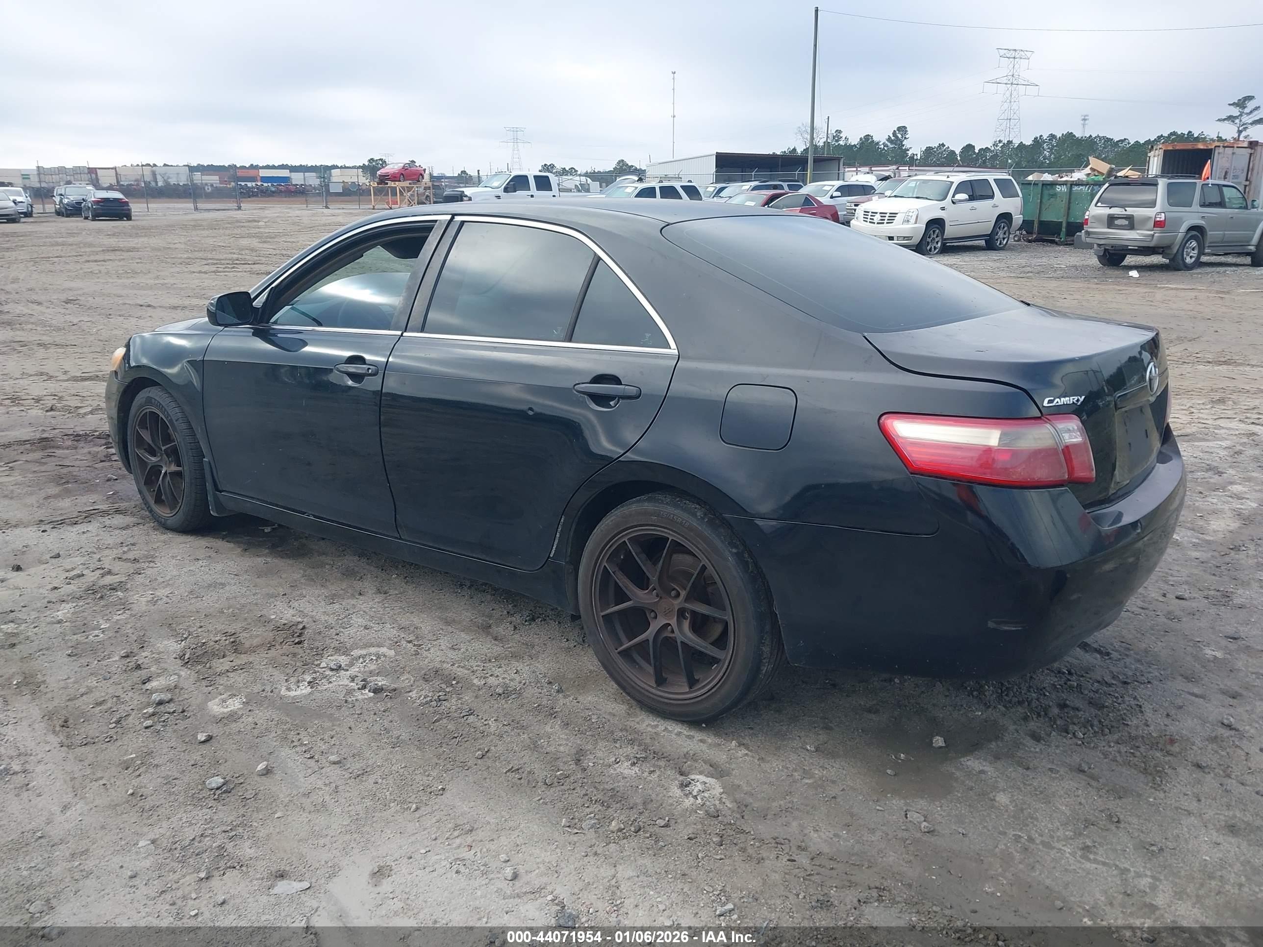 TOYOTA CAMRY image 3
