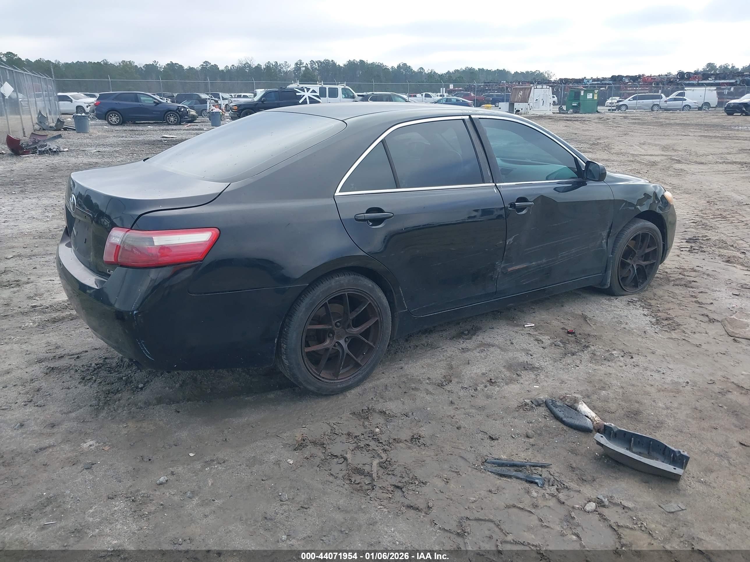 TOYOTA CAMRY image 4