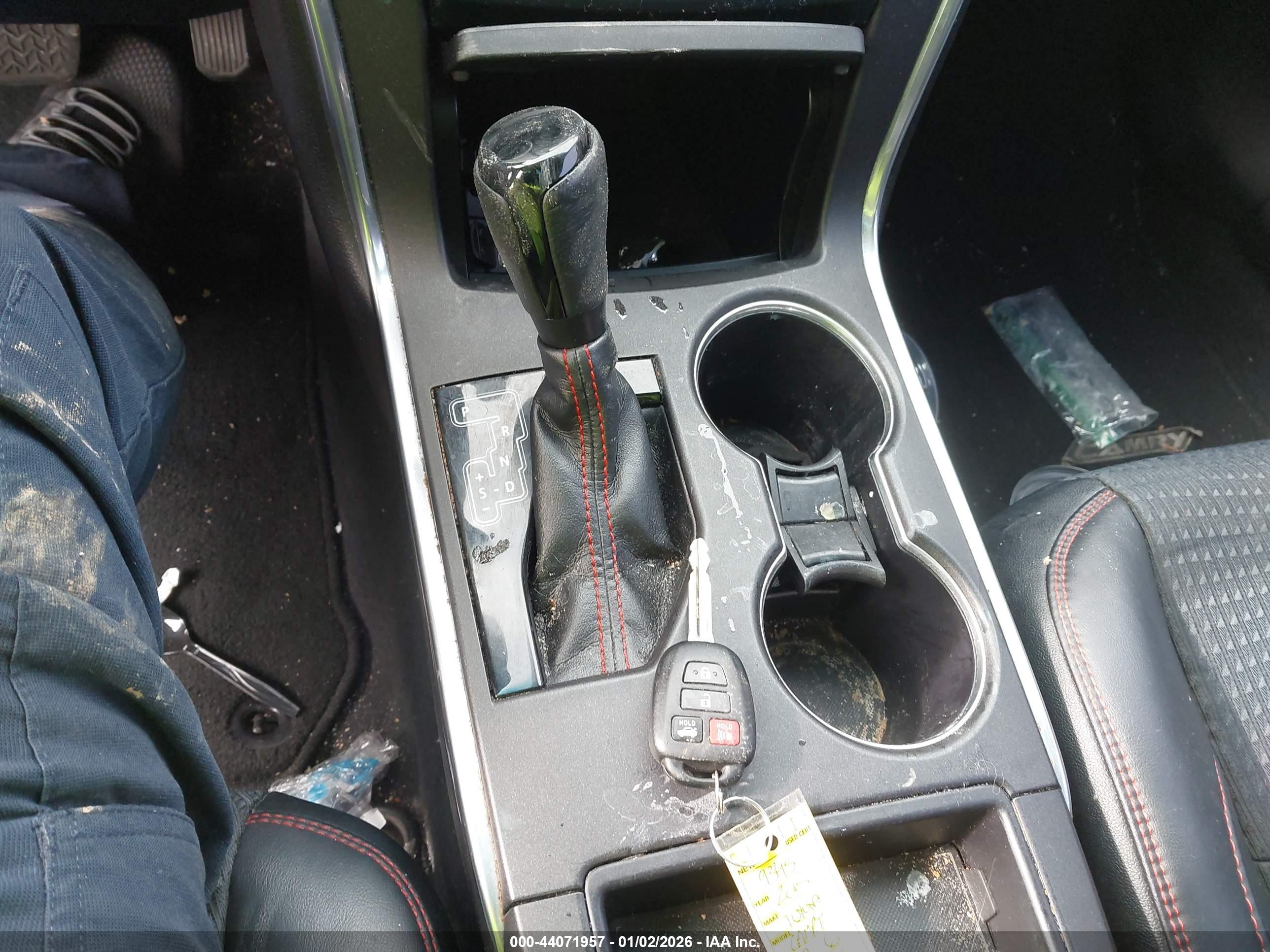 TOYOTA CAMRY image 11