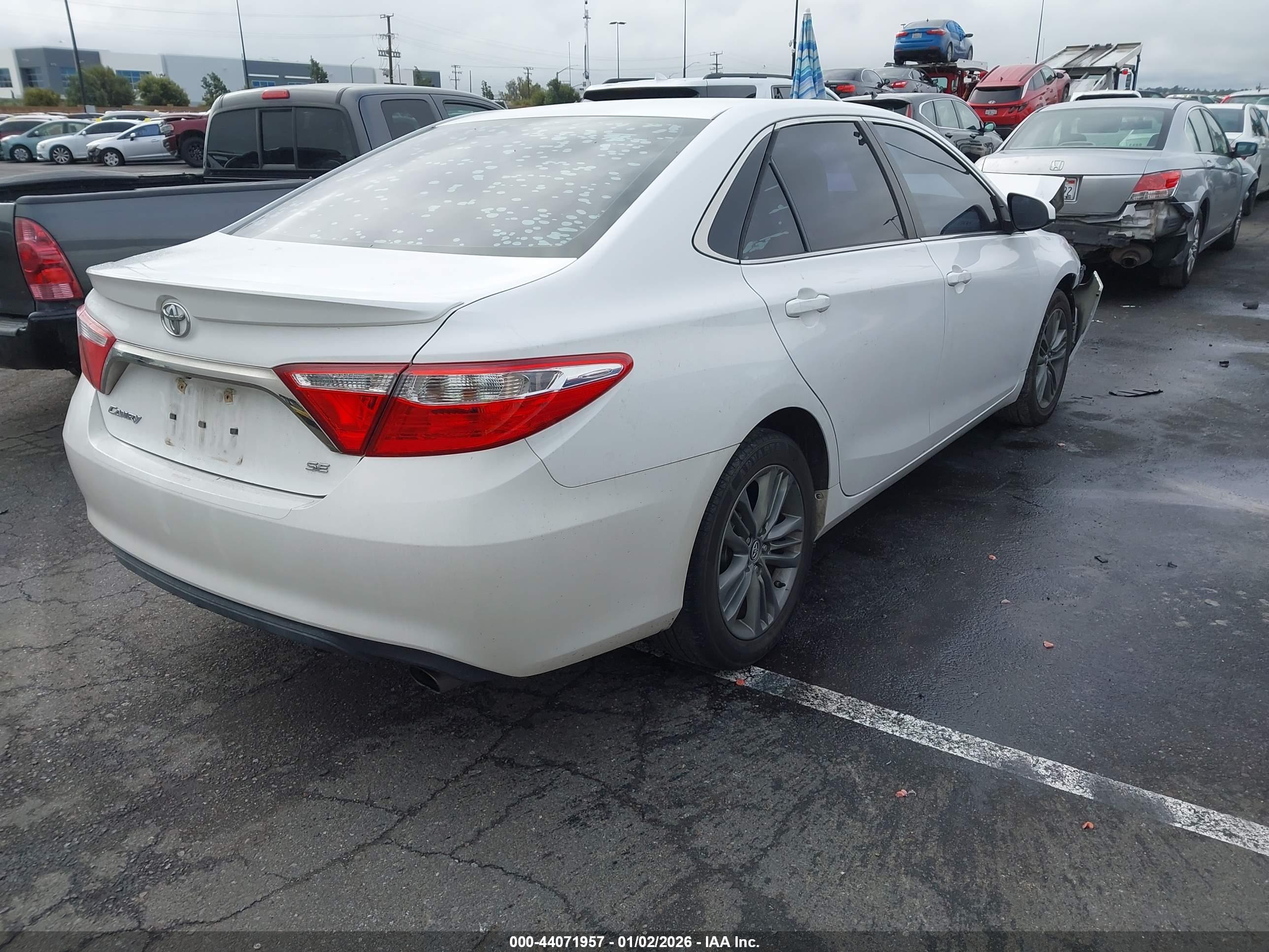 TOYOTA CAMRY image 4